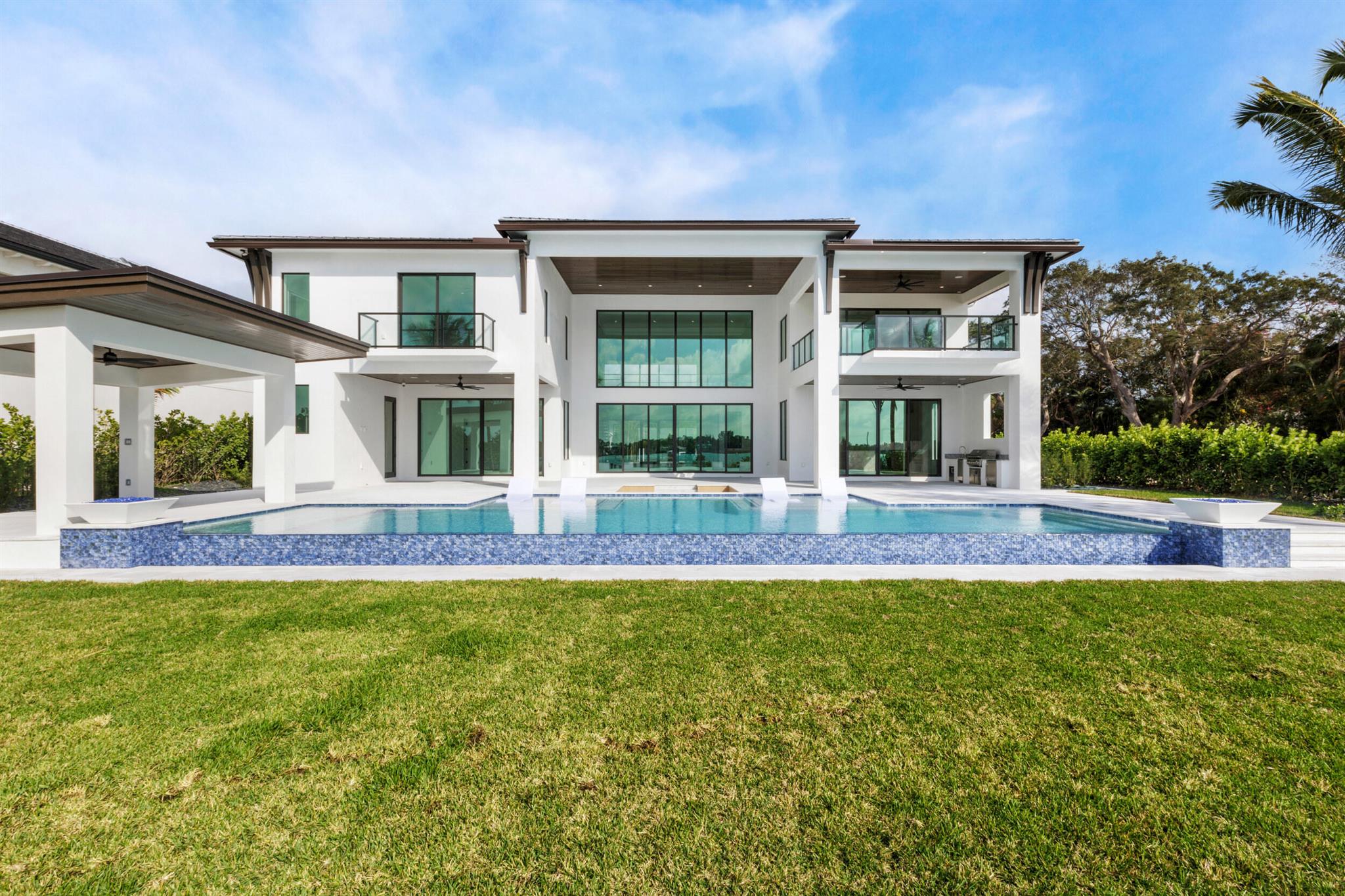 RIVERSIDE ON THE LOXAHATC - Residential