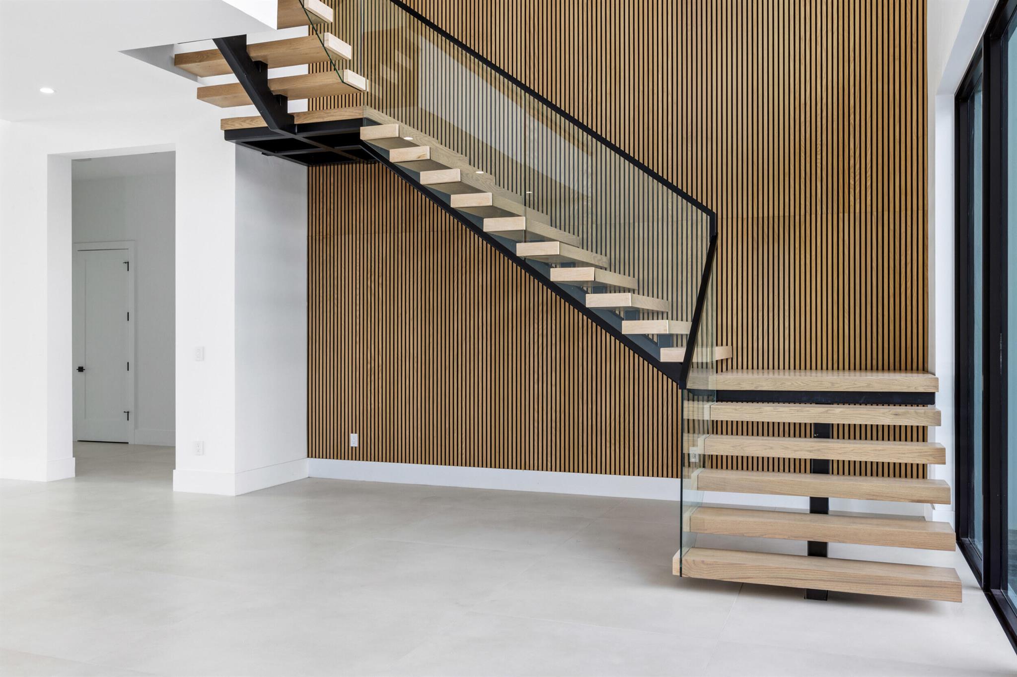 RIVERSIDE ON THE LOXAHATC - Residential