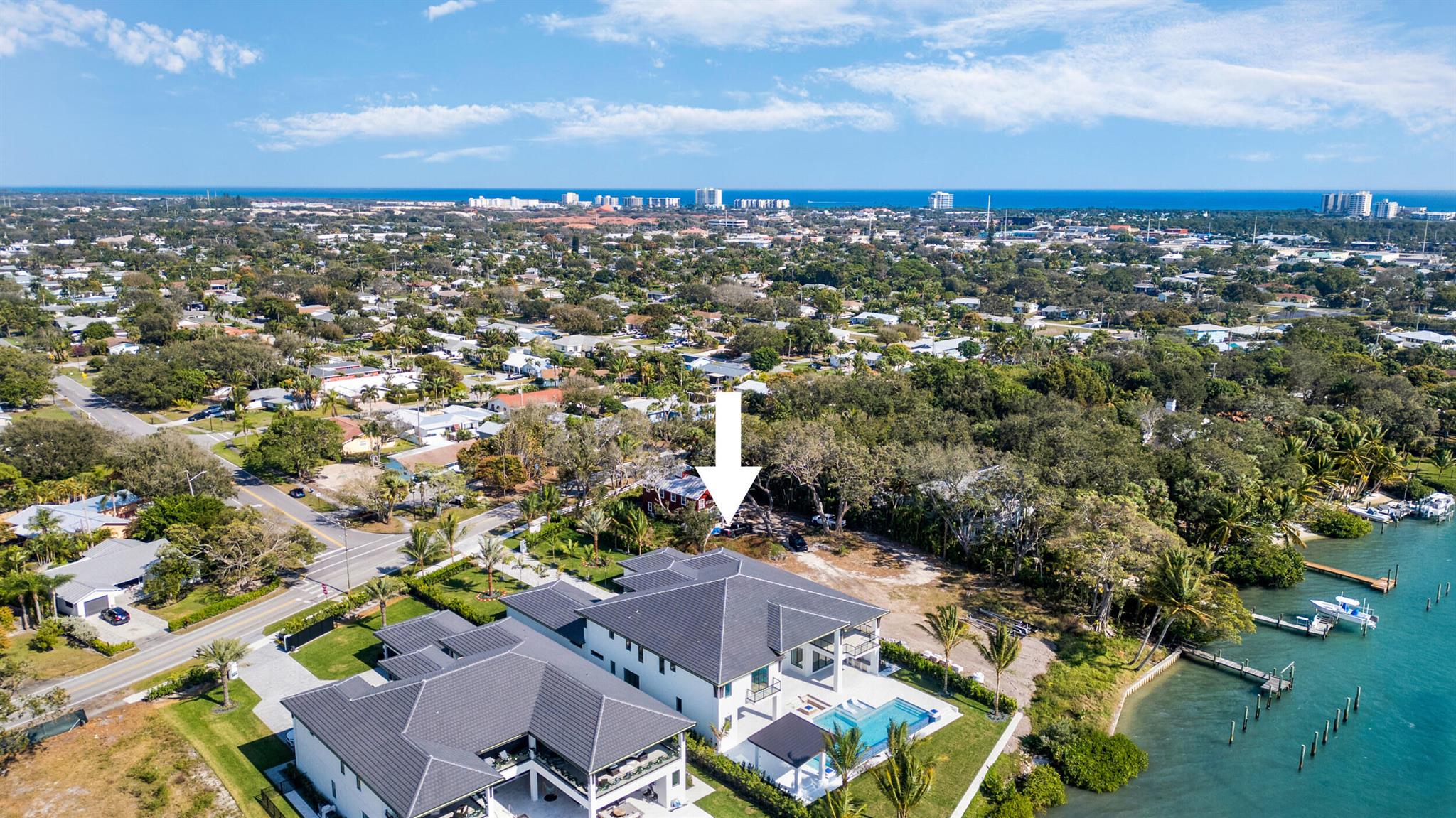 RIVERSIDE ON THE LOXAHATC - Residential