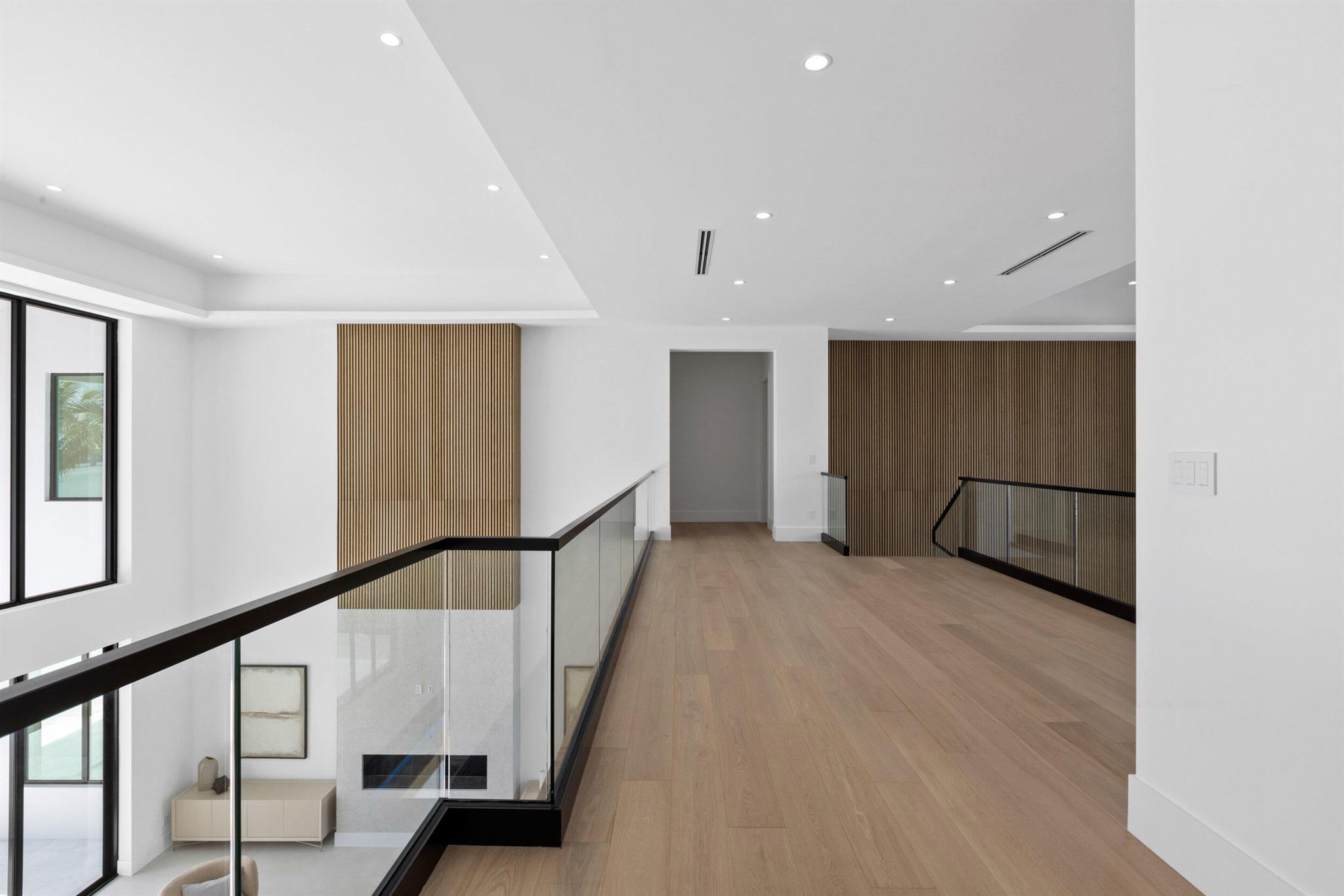 RIVERSIDE ON THE LOXAHATC - Residential