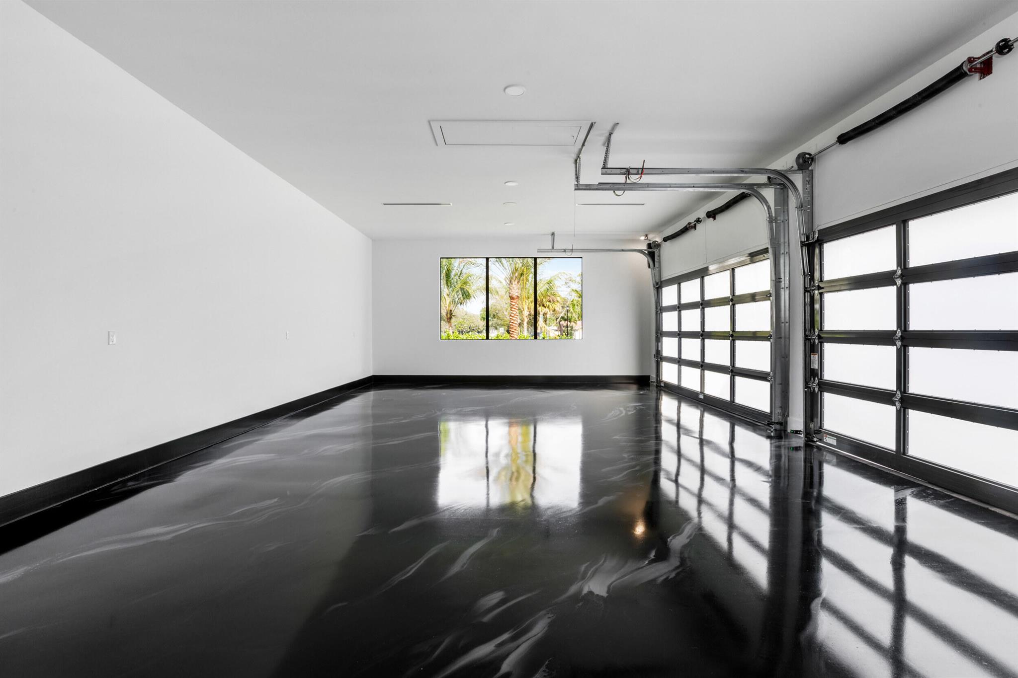 RIVERSIDE ON THE LOXAHATC - Residential