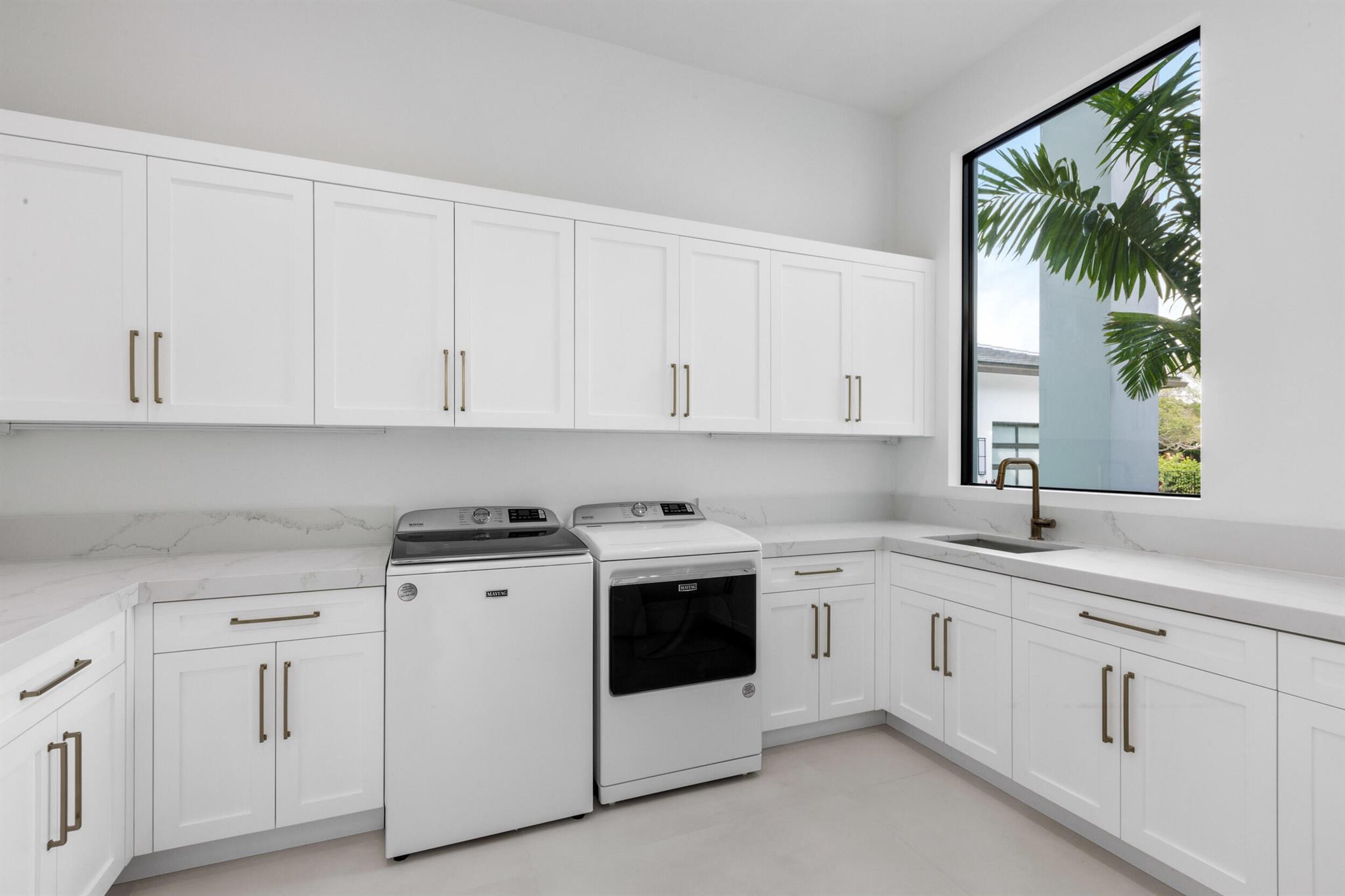 RIVERSIDE ON THE LOXAHATC - Residential