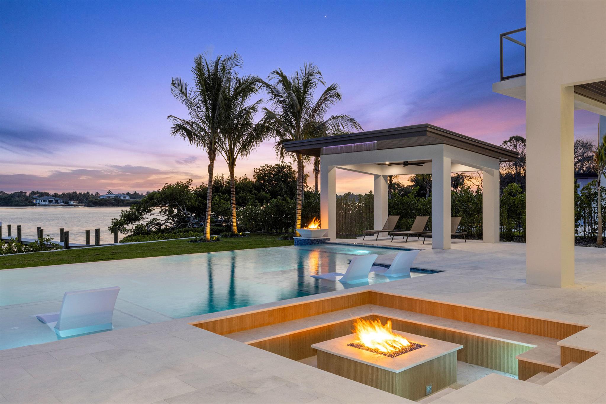 RIVERSIDE ON THE LOXAHATC - Residential