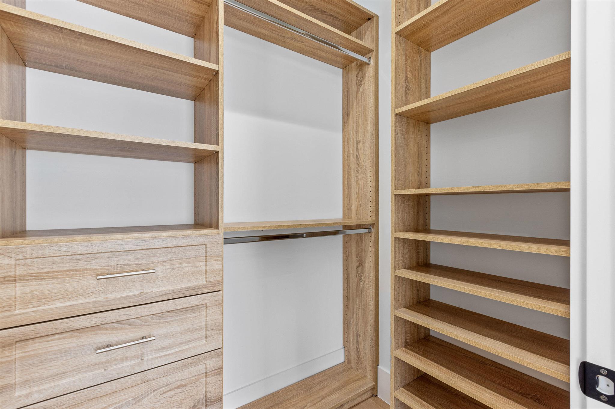 RIVERSIDE ON THE LOXAHATC - Residential