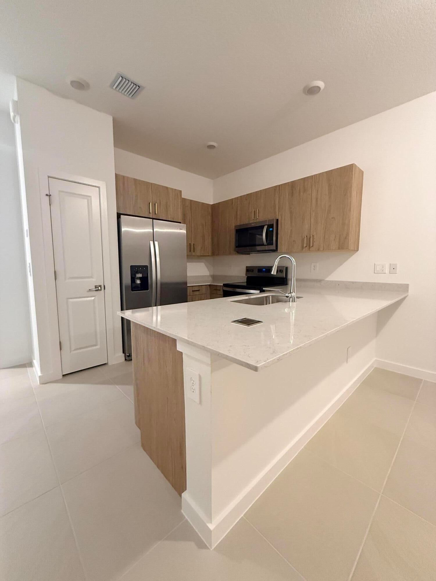 151 LAKESIDE LANDING COURT