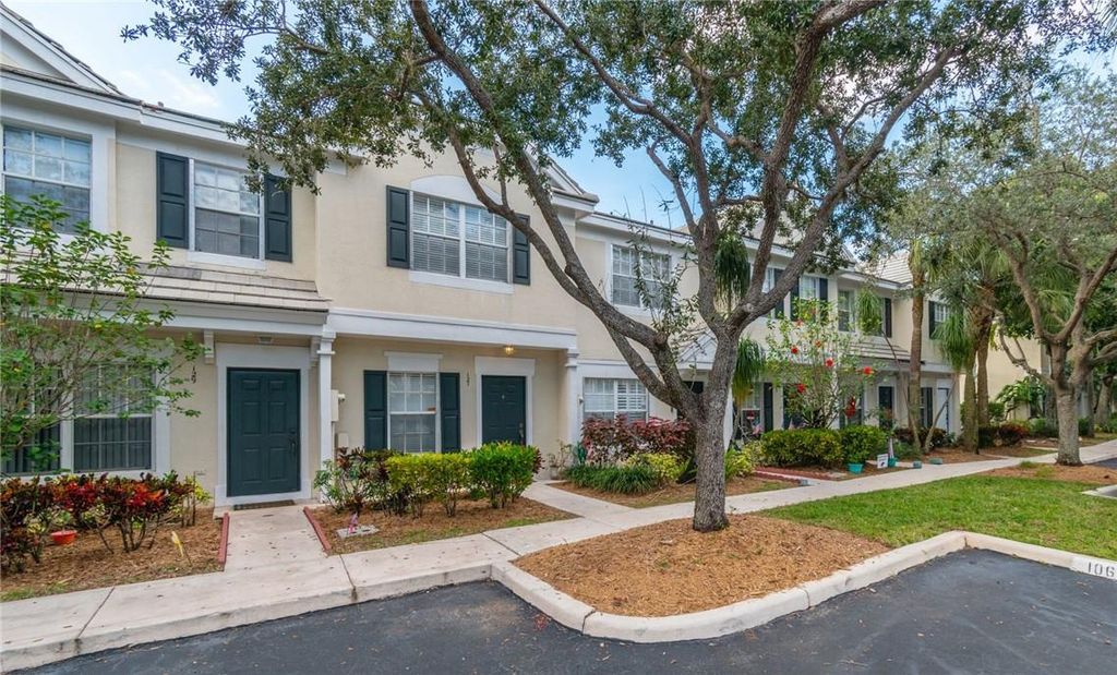 Photo of 127 SW 96th Avenue #127, Plantation, FL 33324 (MLS # F10486536)
