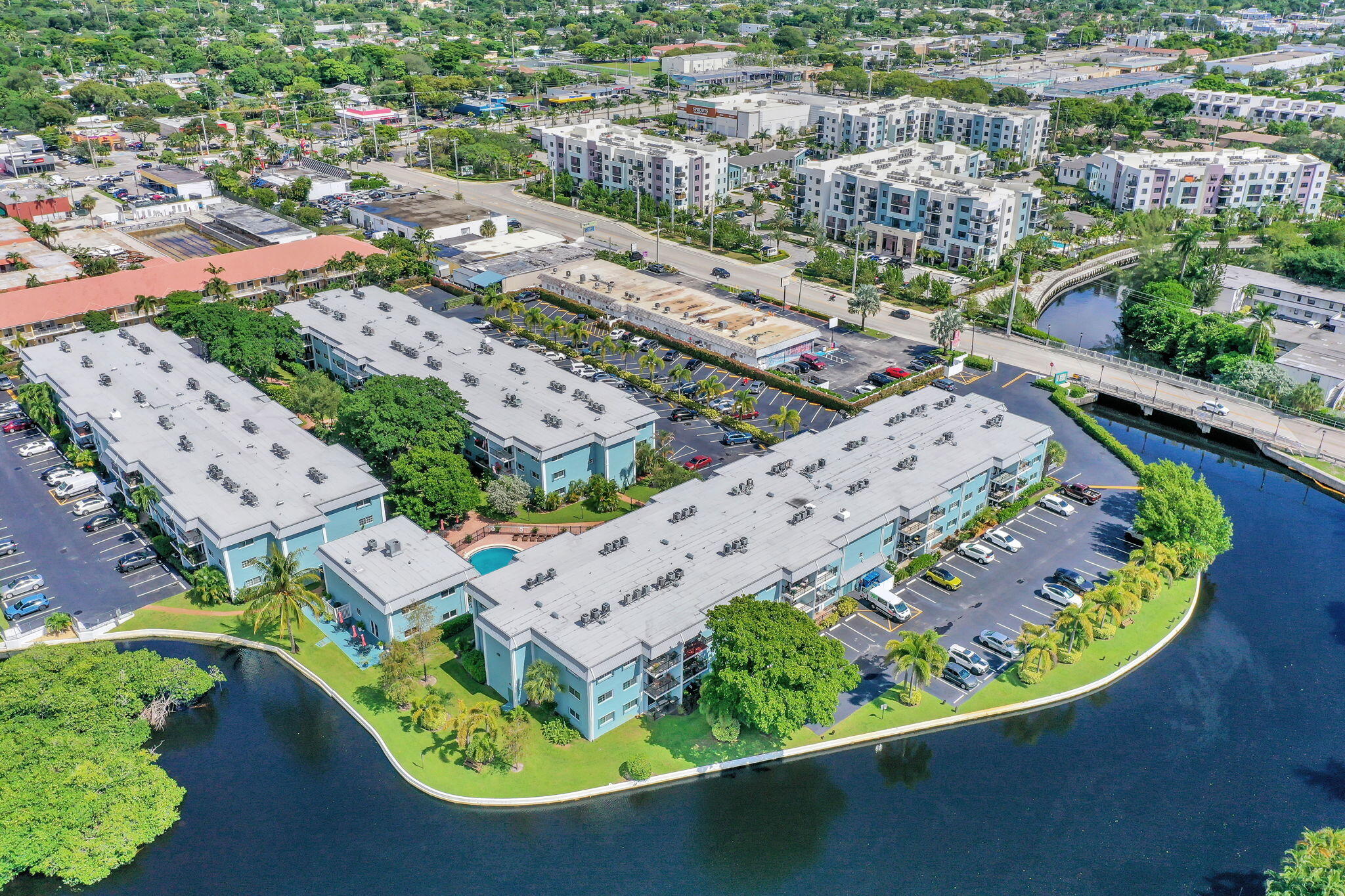 RIVER MANOR CONDO - Residential