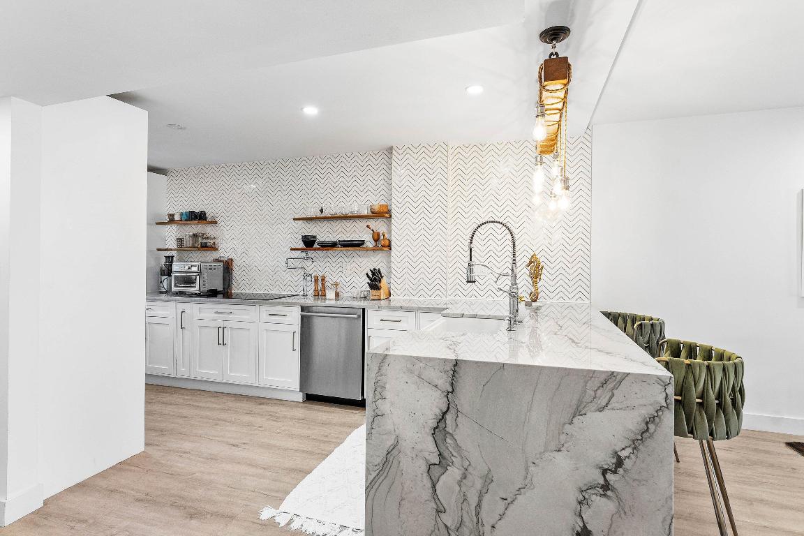 1001 E Camino Real 4040