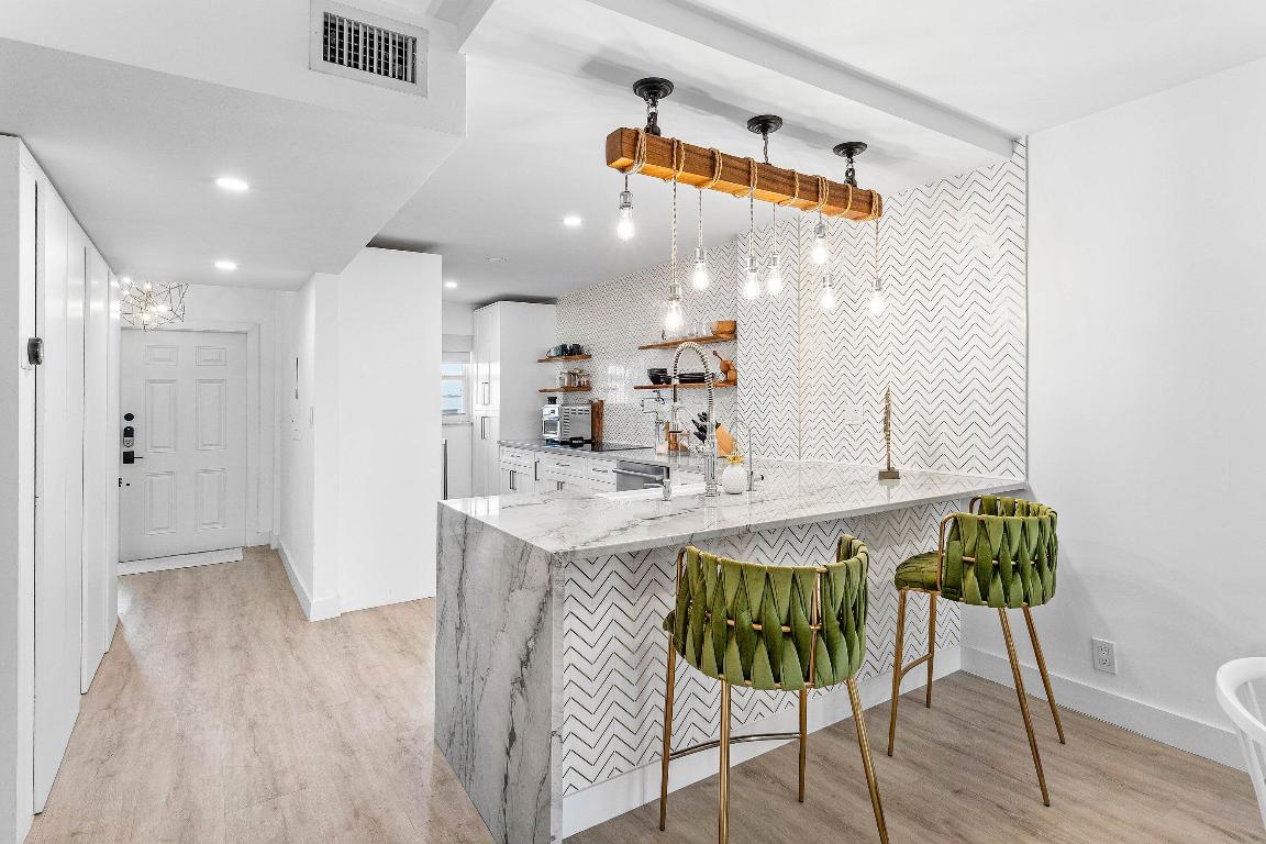 1001 E Camino Real 4040