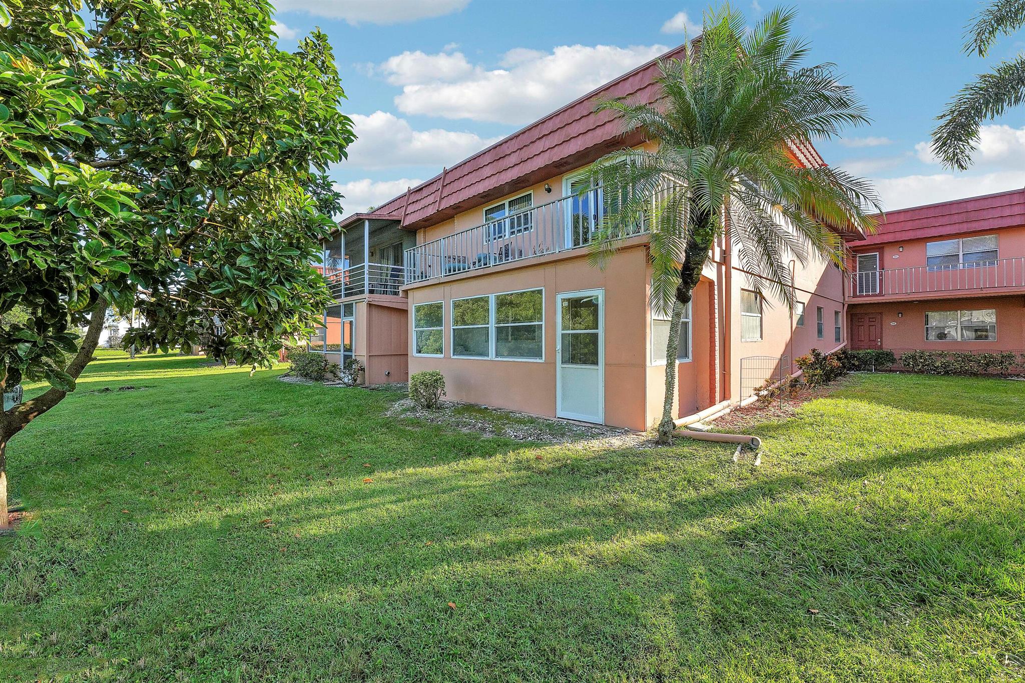 KINGS POINT SAXONY CONDOS - Residential