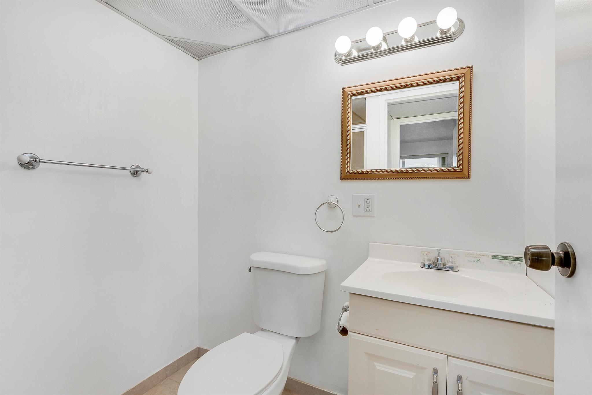 KINGS POINT SAXONY CONDOS - Residential