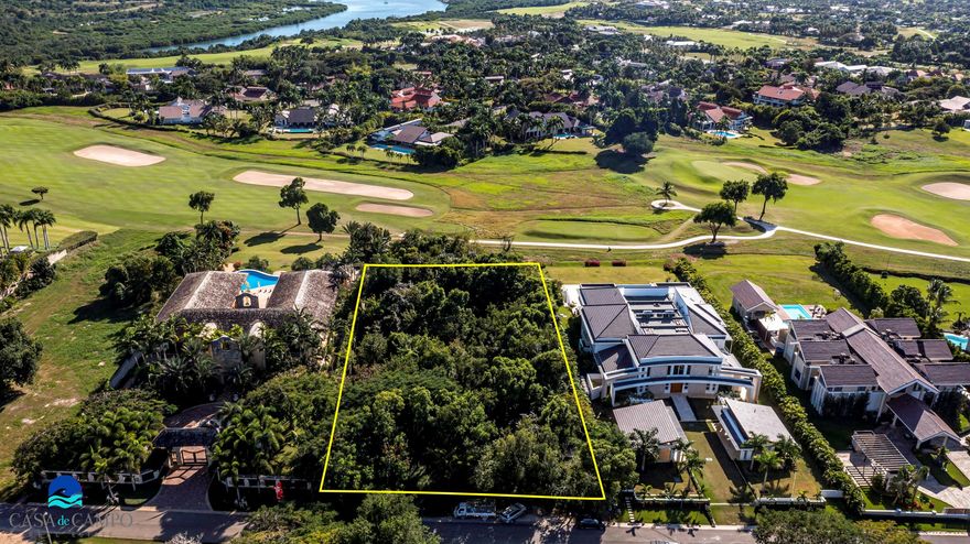 Enjoy the beauty of this 4,189 M2 home site located in this exclusive paradise within one of the best Casa de Campo neighborhoods