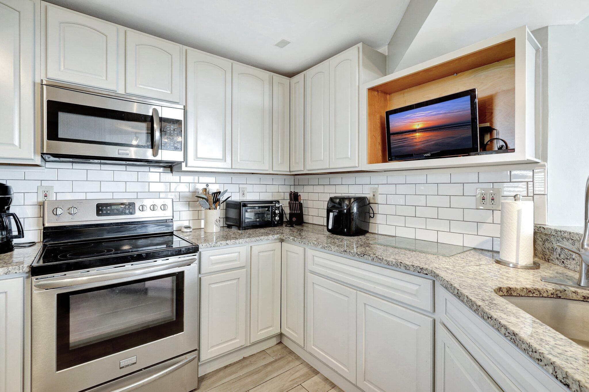 ISLANDIA II CONDOMINIUM - Residential Lease