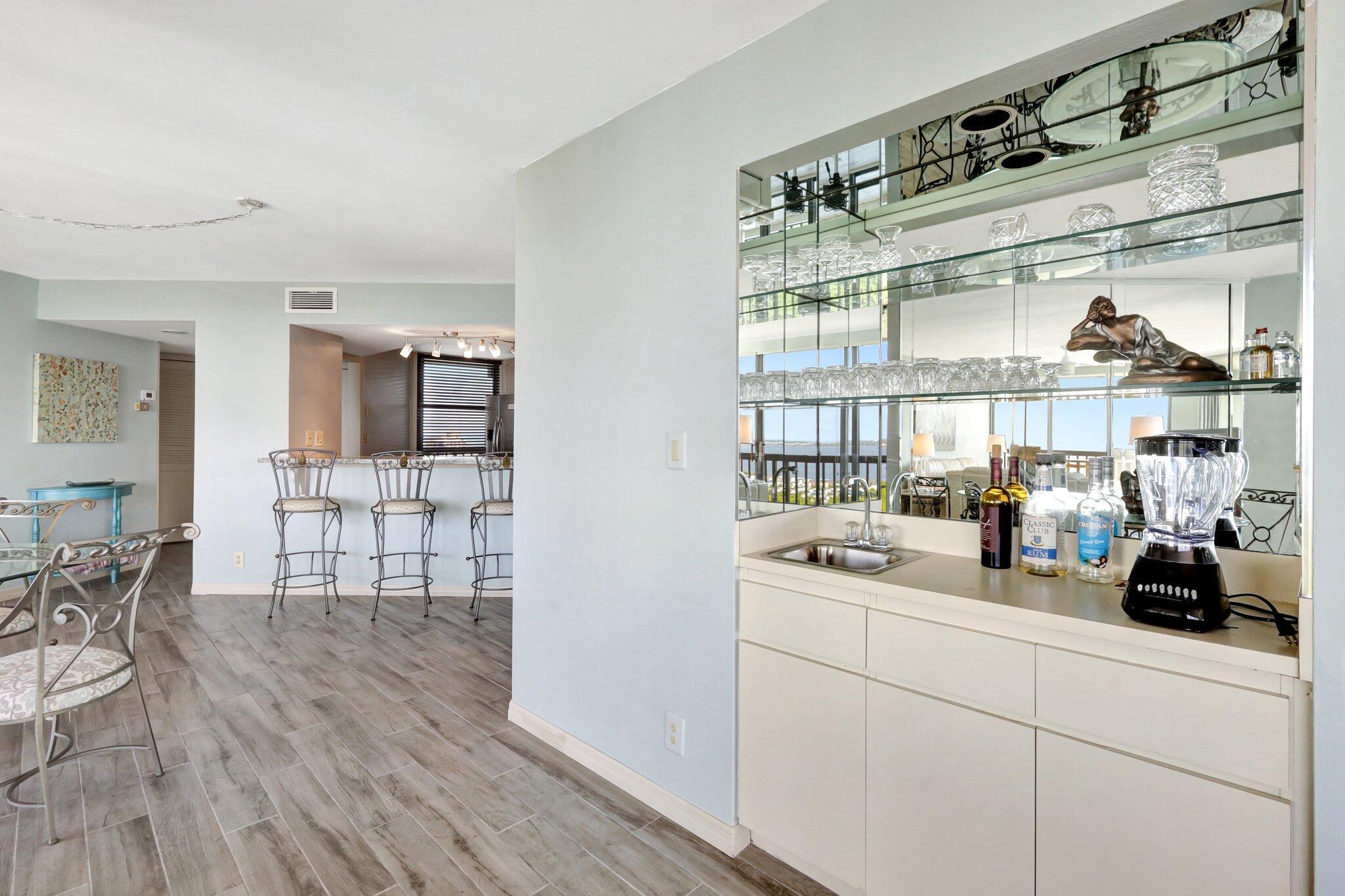 ISLANDIA II CONDOMINIUM - Residential Lease