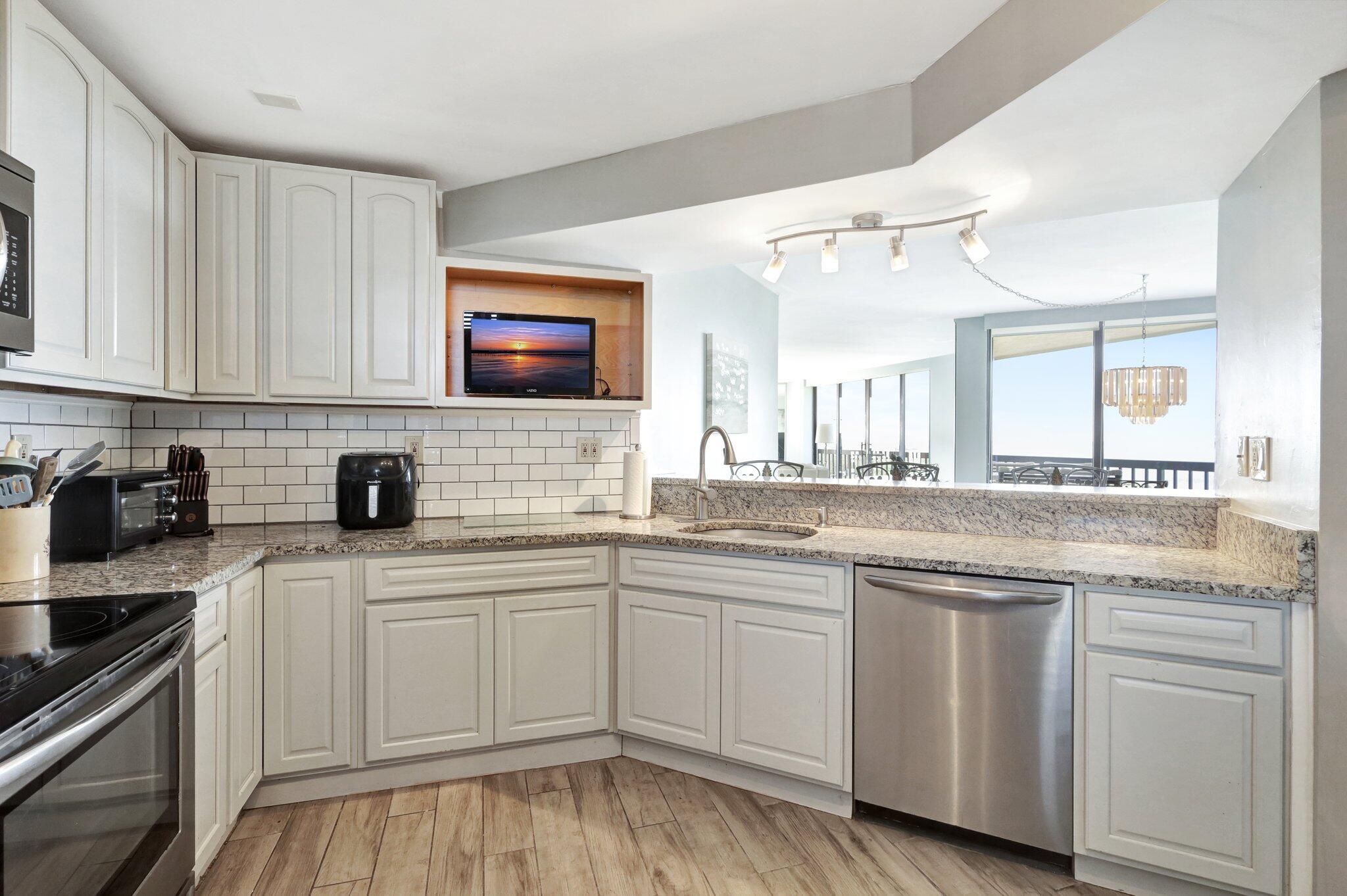 ISLANDIA II CONDOMINIUM - Residential Lease