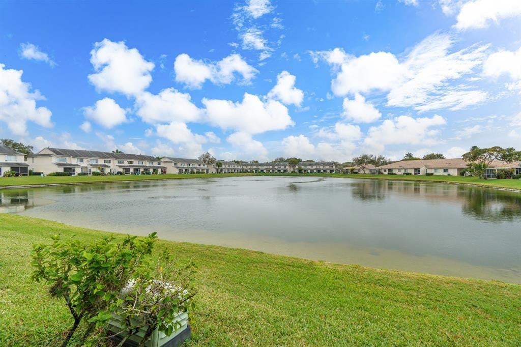 3168 SW 49th Street