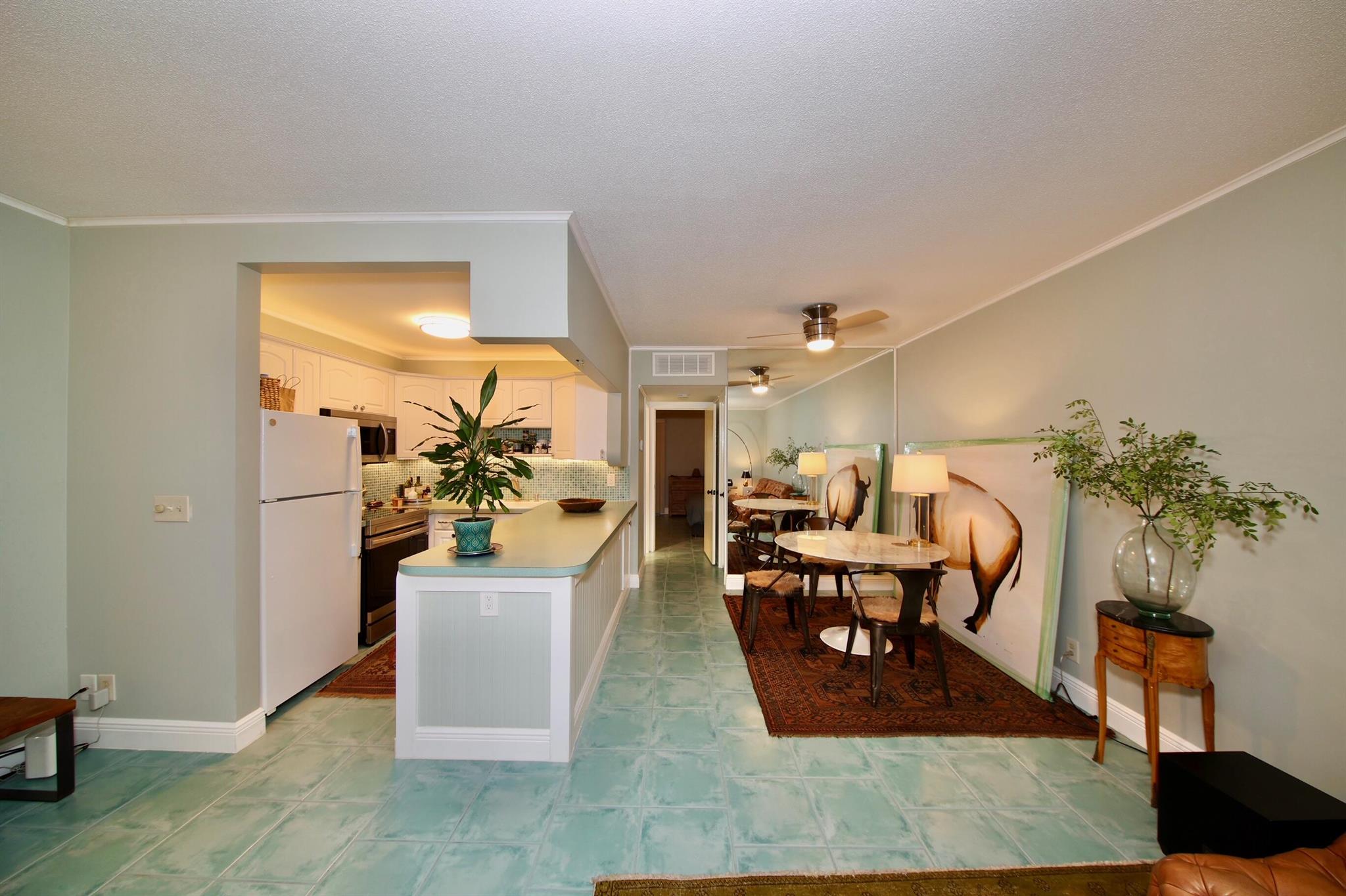 SOUTH PALM BEACH VILLAS C - Residential