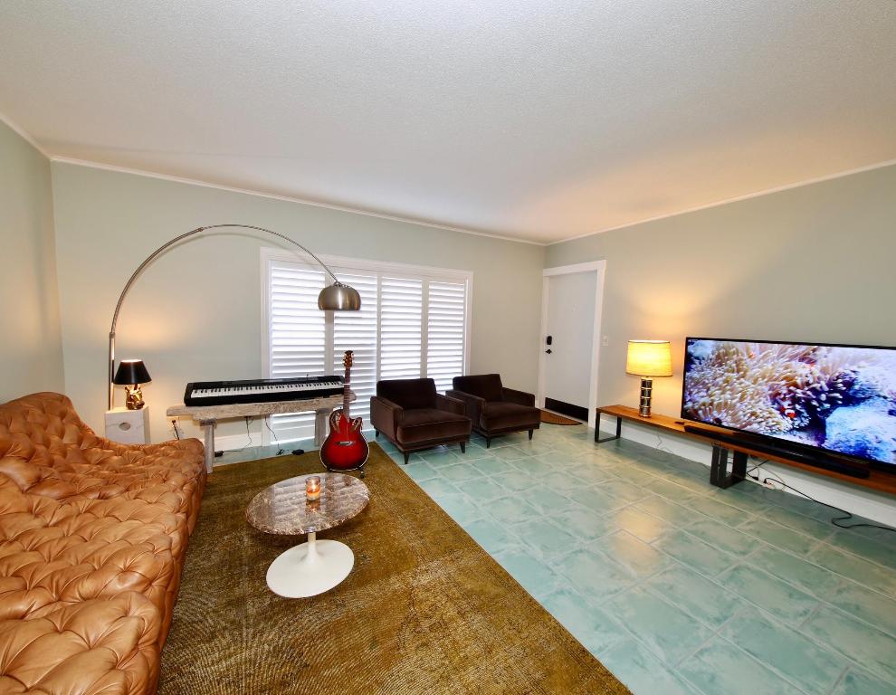 4501 S Ocean Boulevard D2