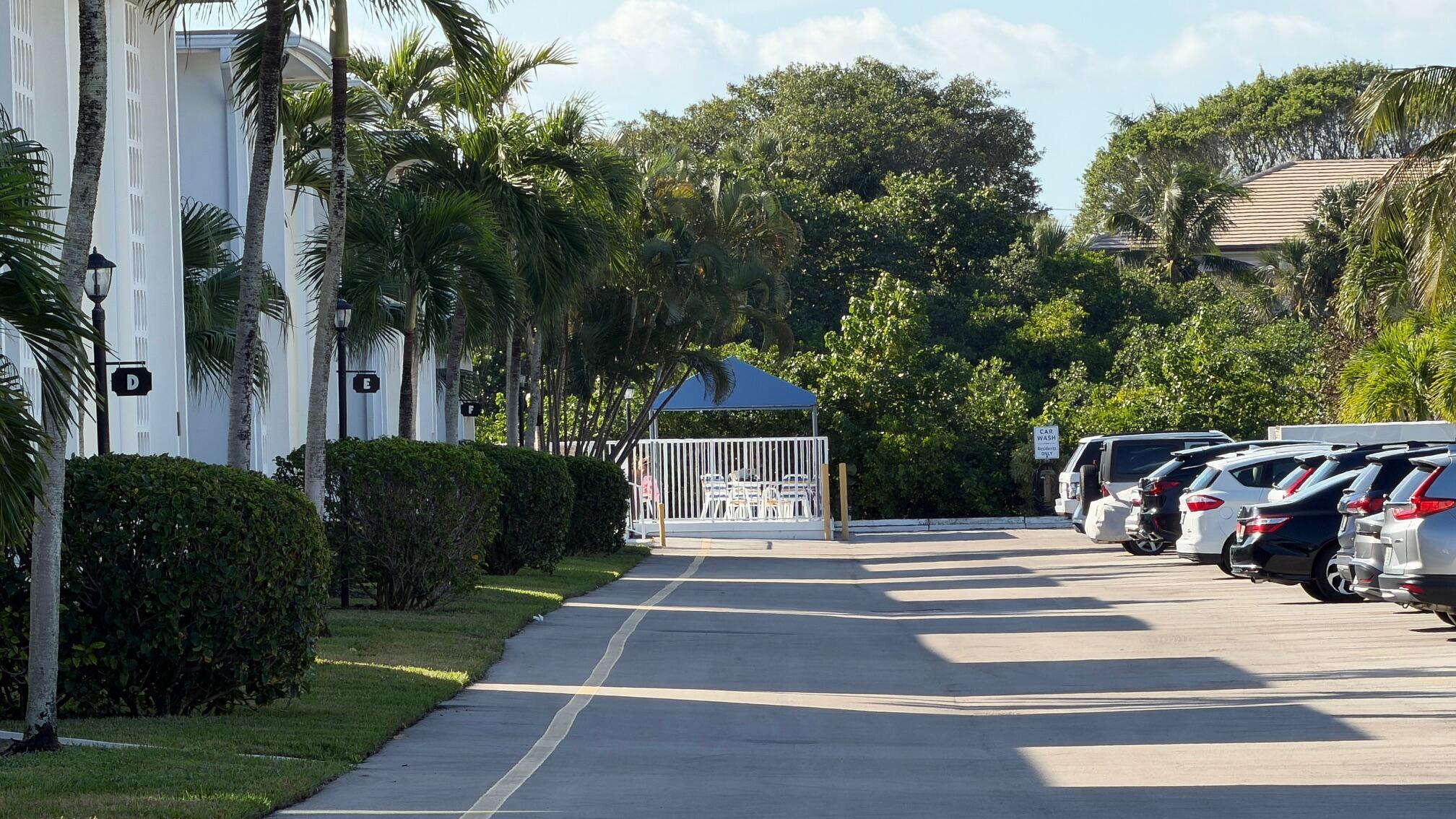 SOUTH PALM BEACH VILLAS C - Residential