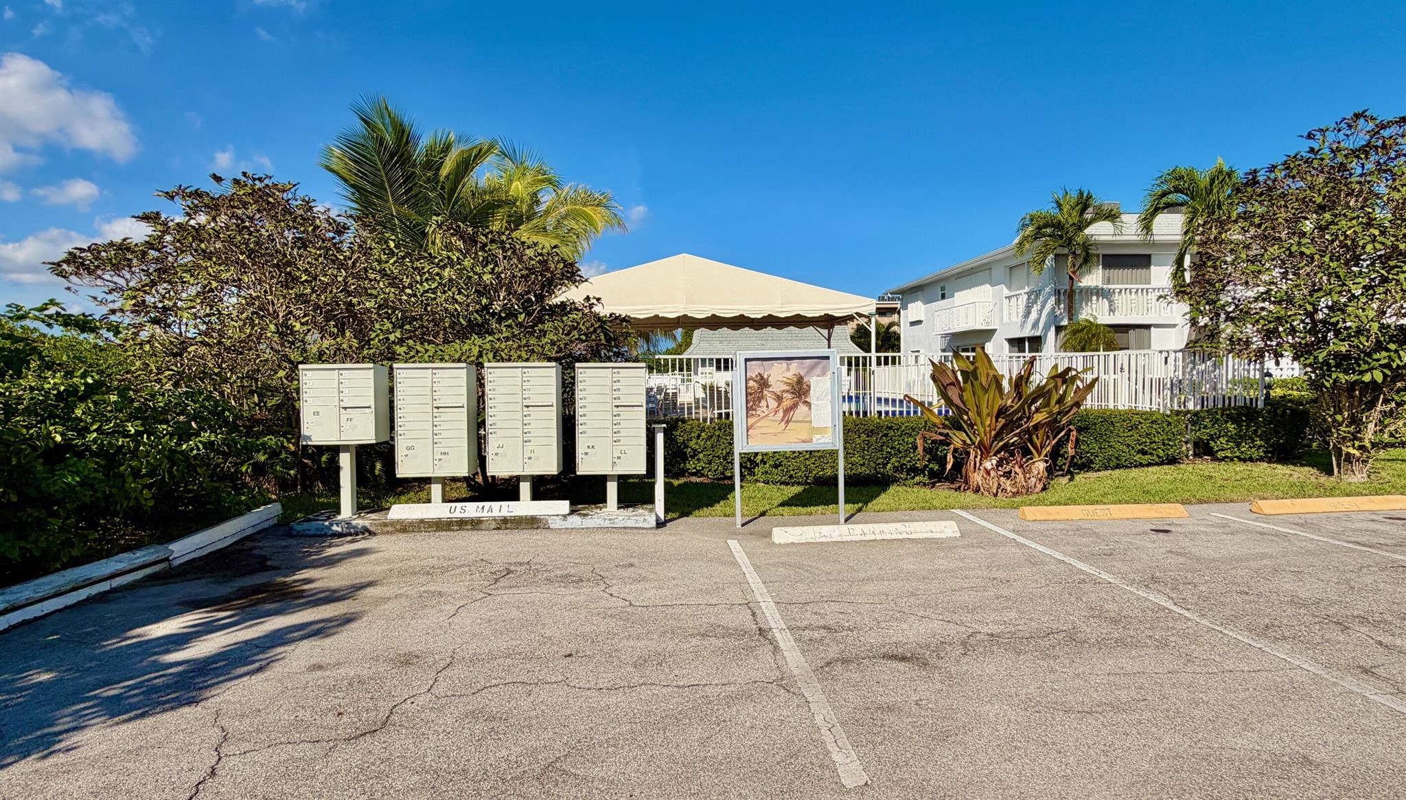 SOUTH PALM BEACH VILLAS C - Residential