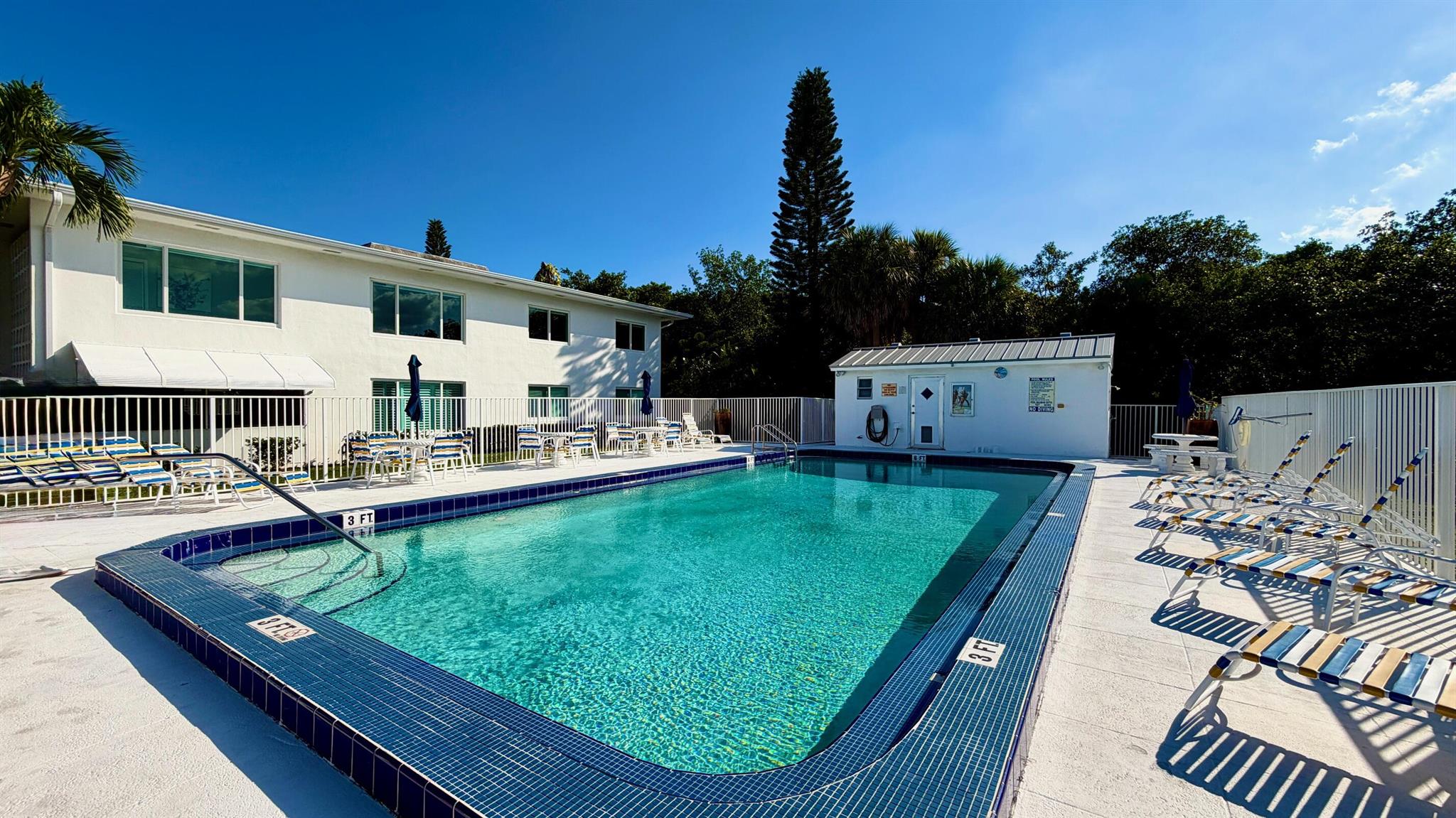 SOUTH PALM BEACH VILLAS C - Residential