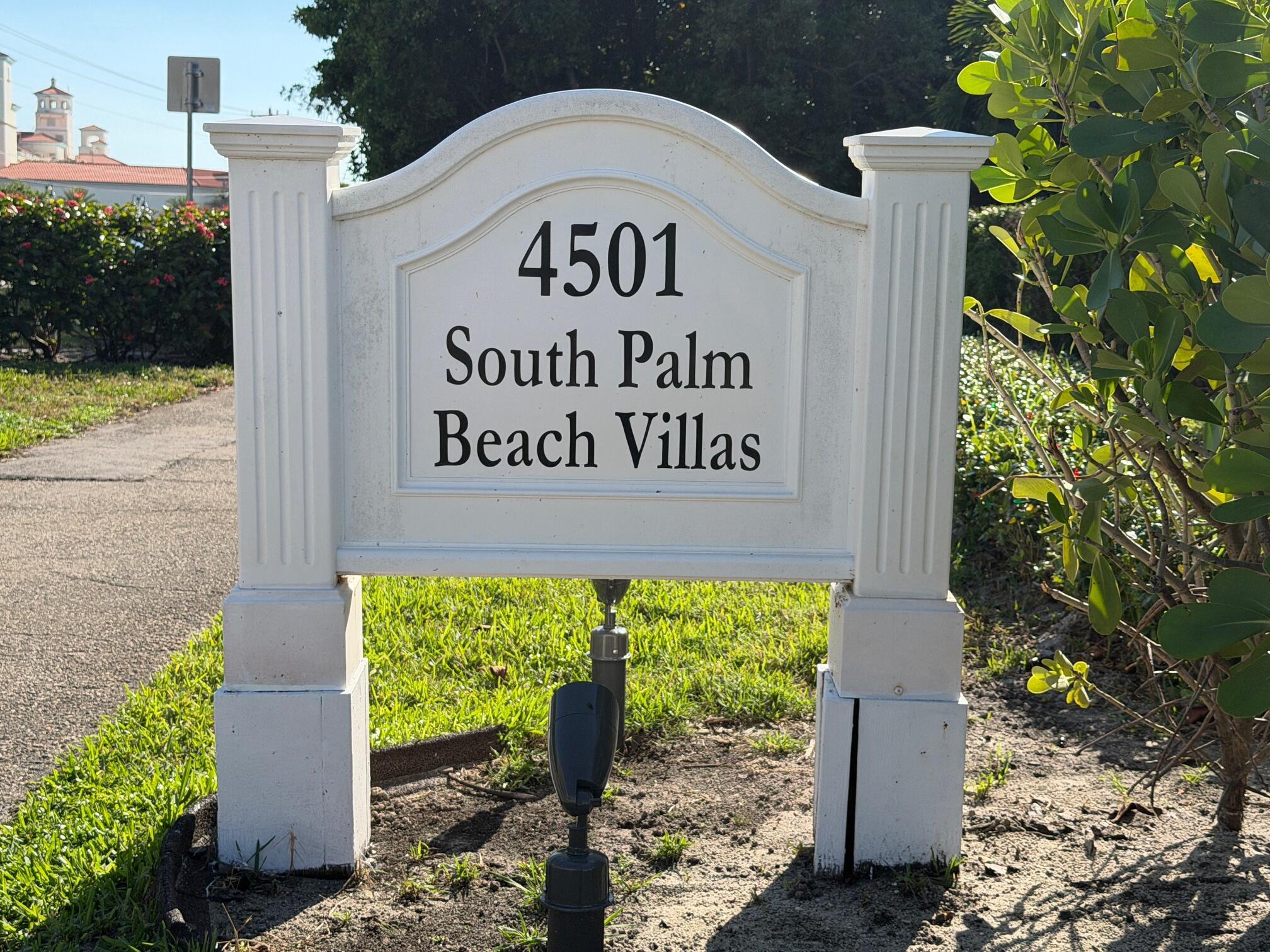 SOUTH PALM BEACH VILLAS C - Residential