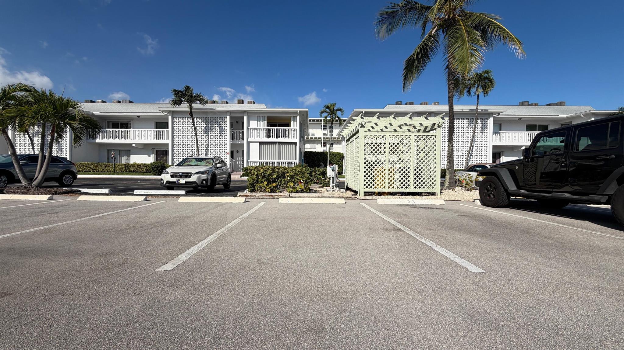 SOUTH PALM BEACH VILLAS C - Residential