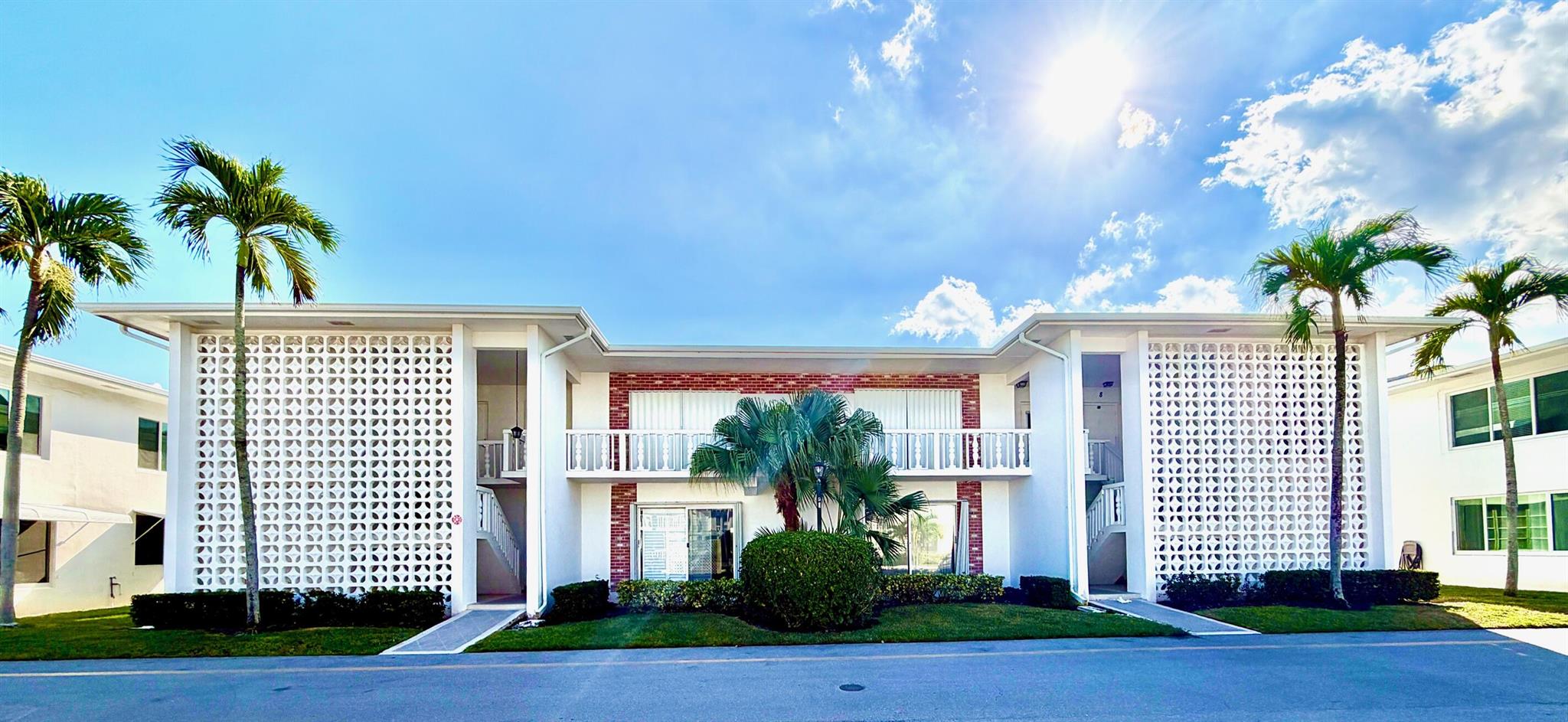 SOUTH PALM BEACH VILLAS C - Residential