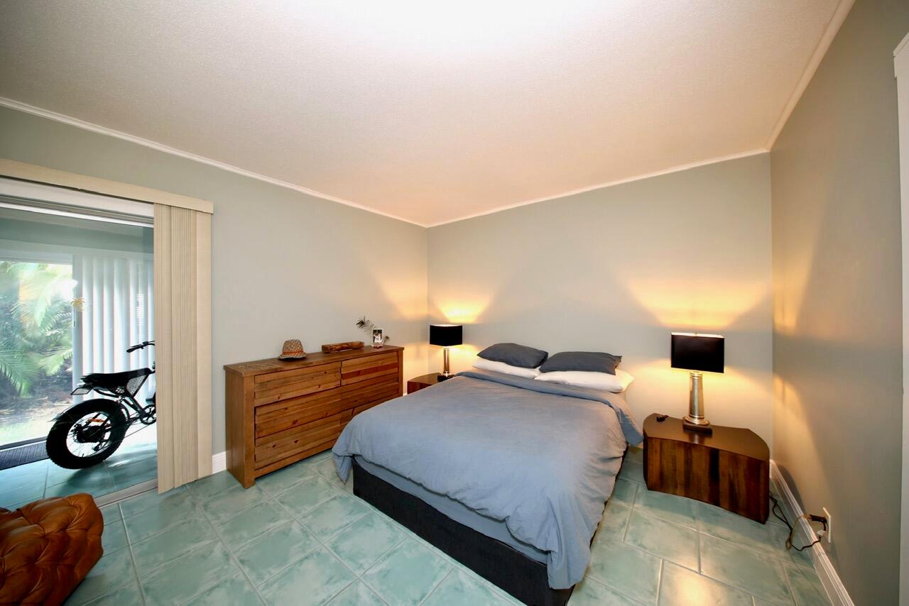 SOUTH PALM BEACH VILLAS C - Residential