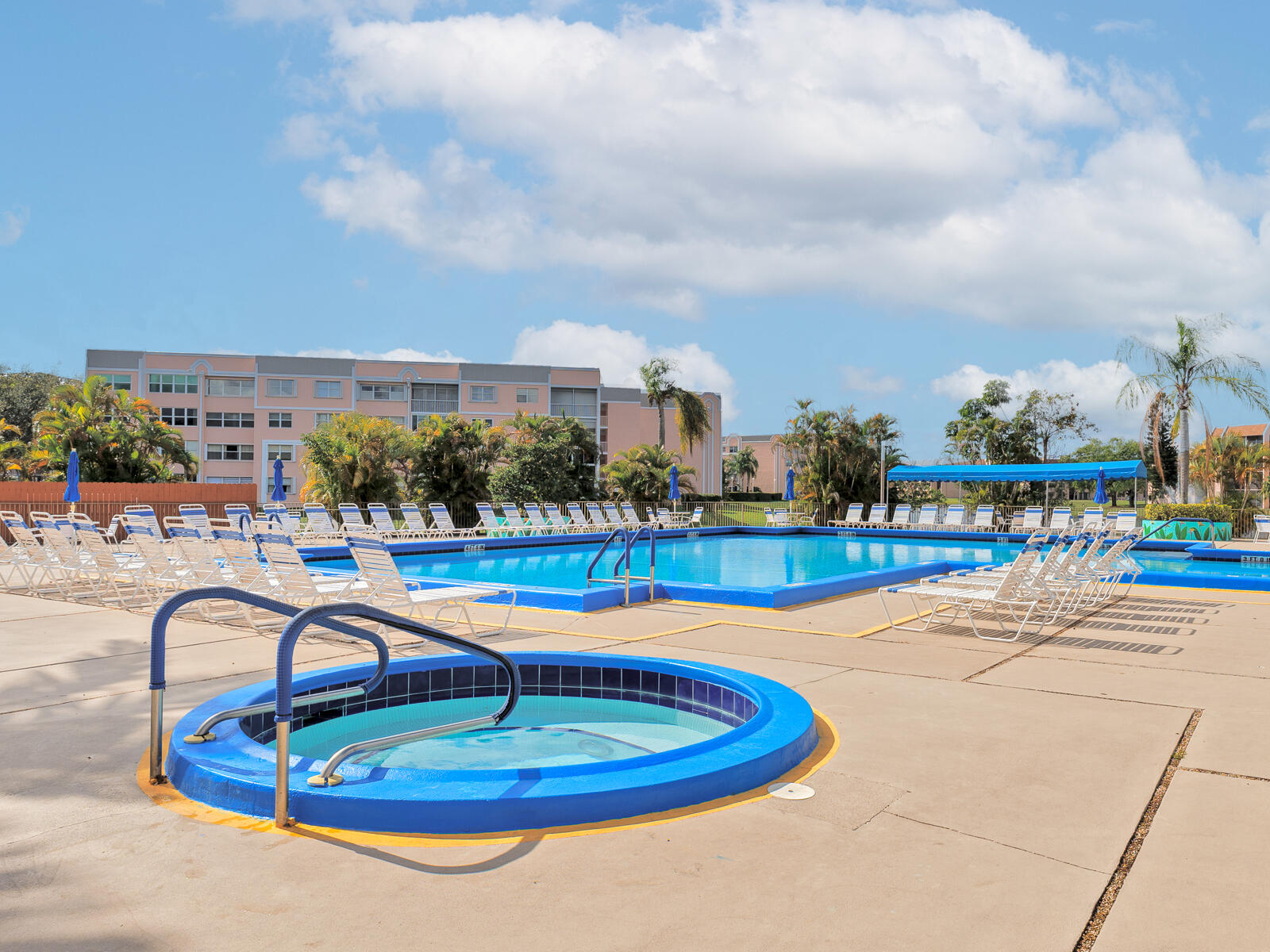 SUNRISE LAKES 214 CONDO - Residential