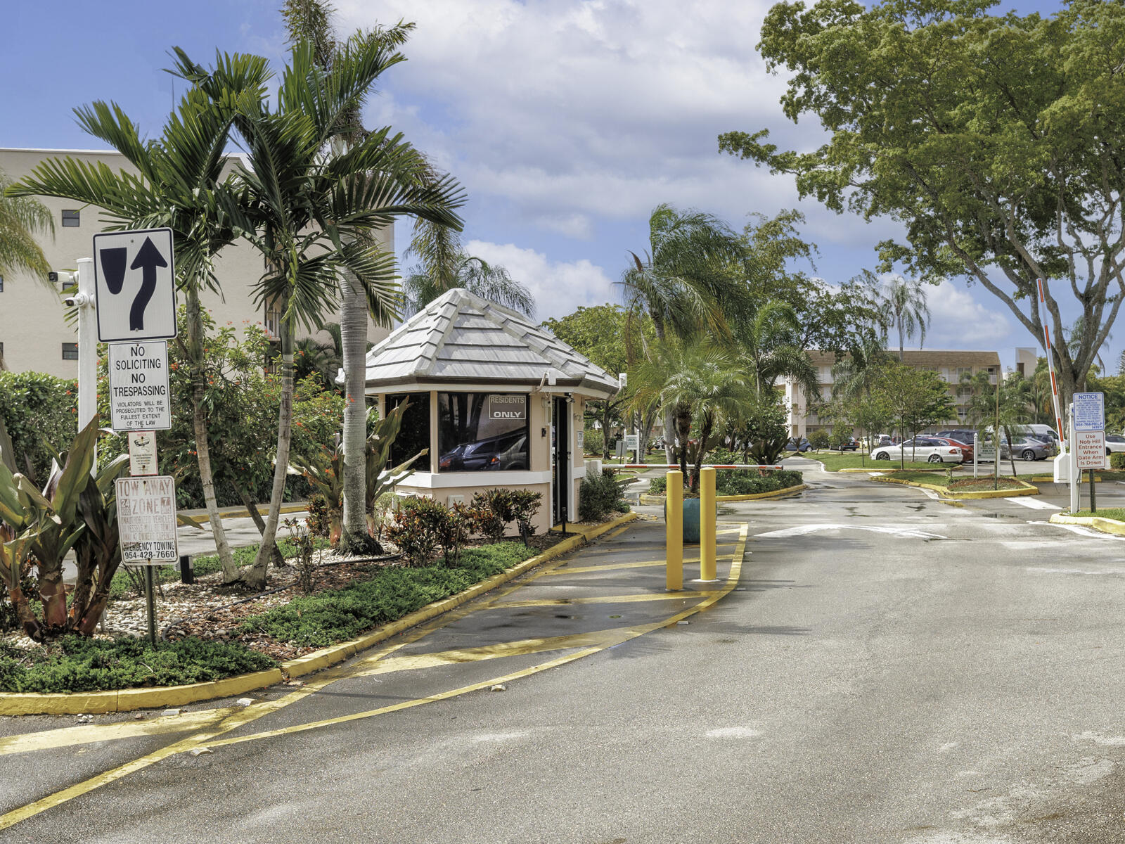 SUNRISE LAKES 214 CONDO - Residential