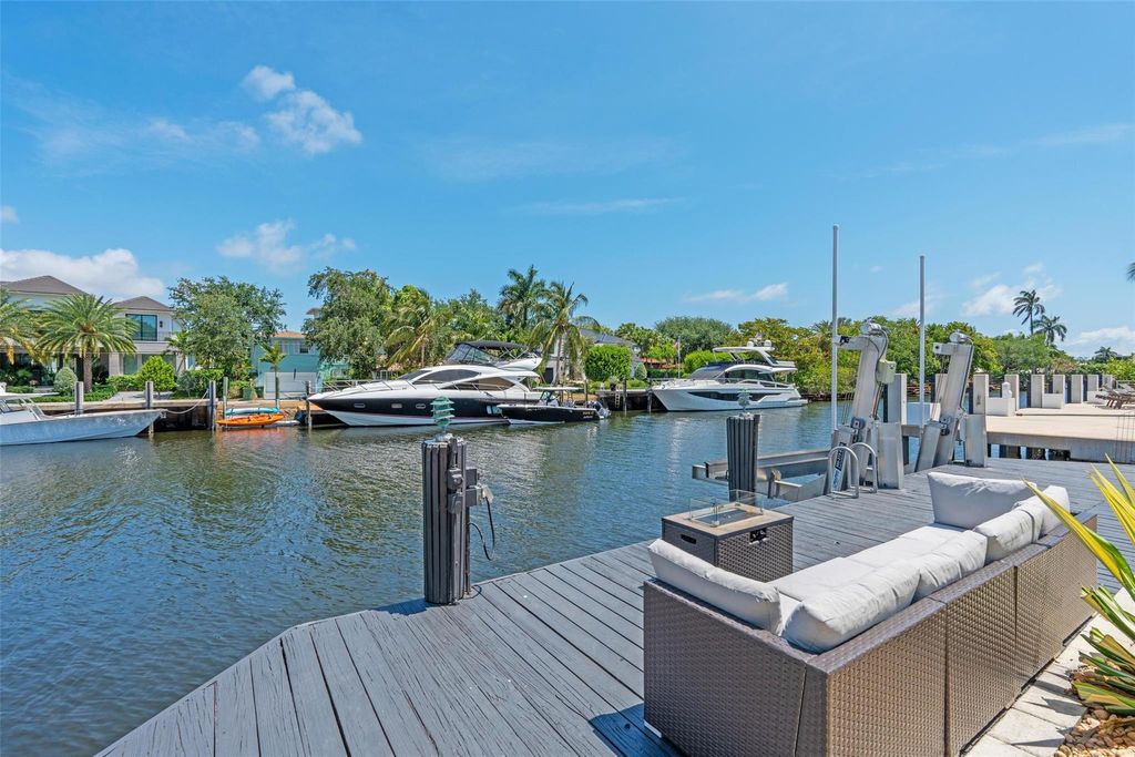 Photo of 1749 SE 9th Street, Fort Lauderdale, FL 33316 (MLS # F10502607)