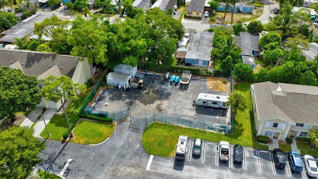 CHARTER CLUB OF PALM BEACH - Residential