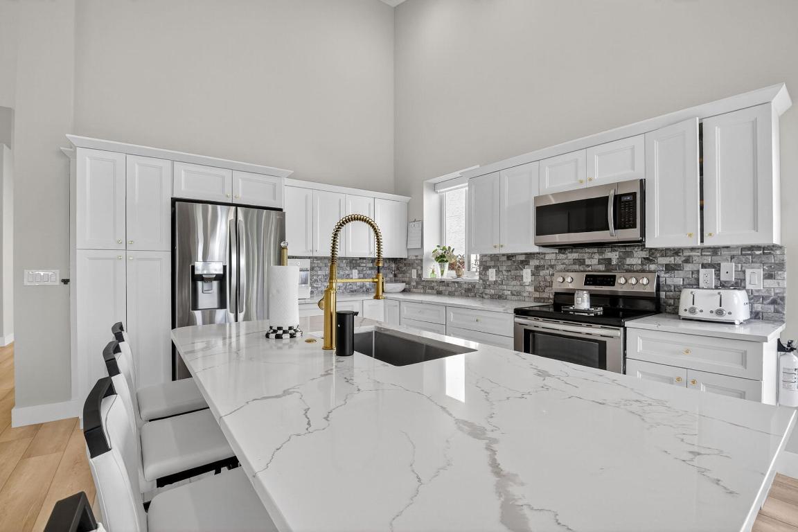 ABERDEEN 13 - Residential