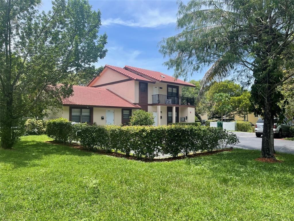 Photo of 11430 NW 42nd St, Coral Springs, FL 33065 (MLS # F10399869)