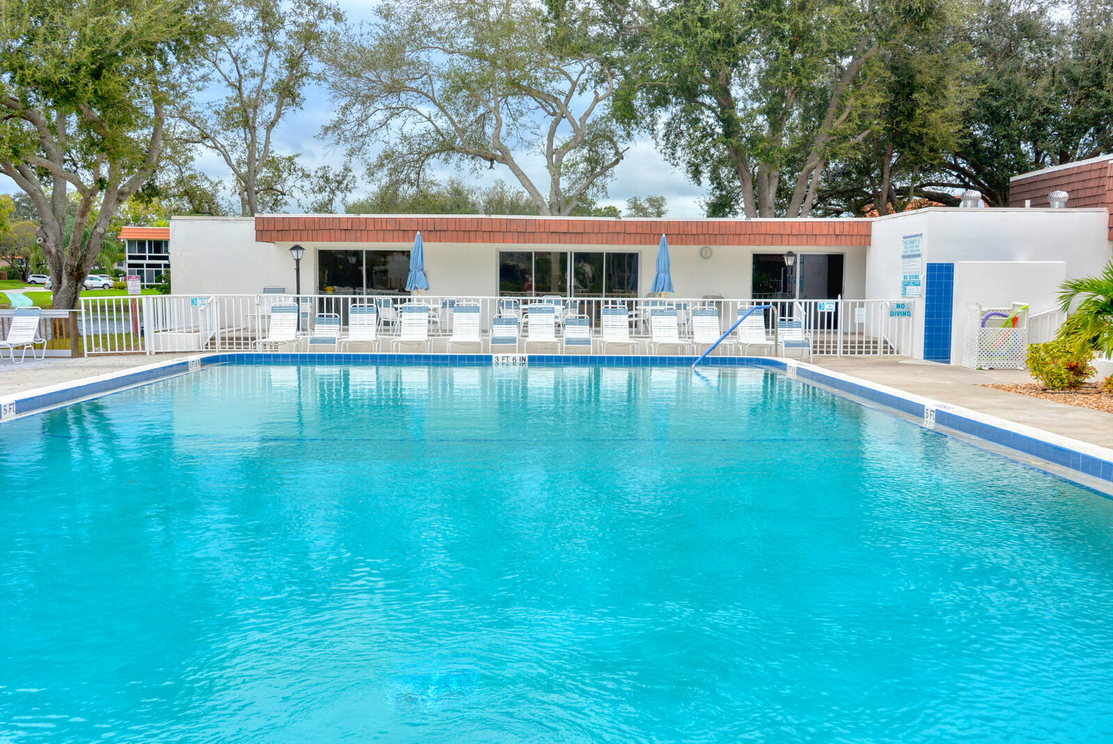 VISTA DEL LAGO CONDO - Residential