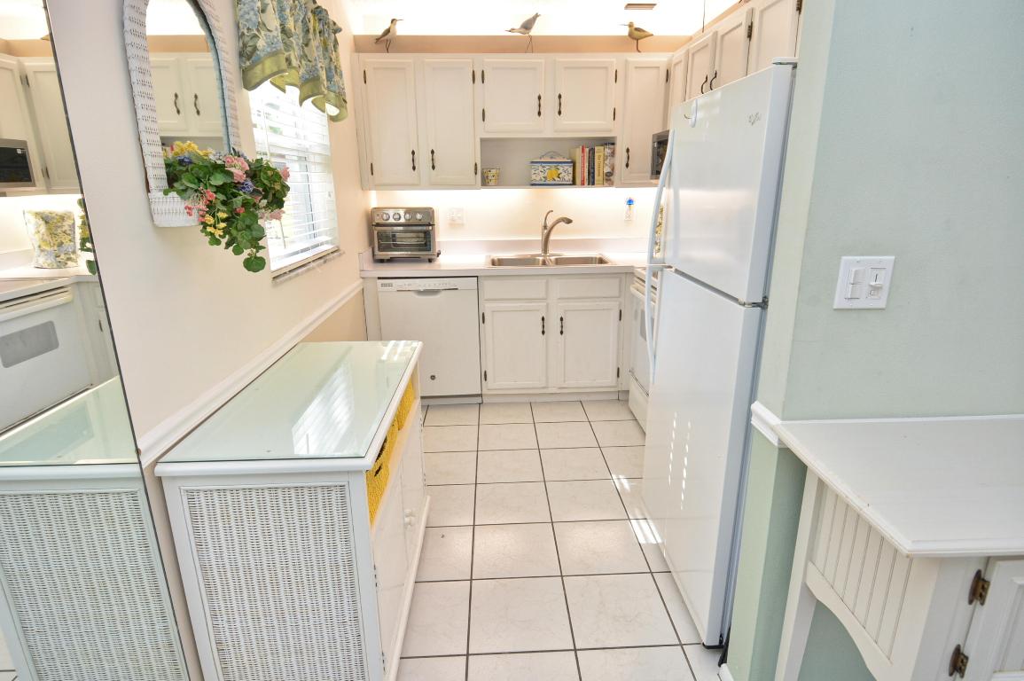 VISTA DEL LAGO CONDO - Residential