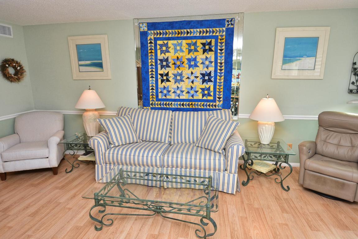 VISTA DEL LAGO CONDO - Residential