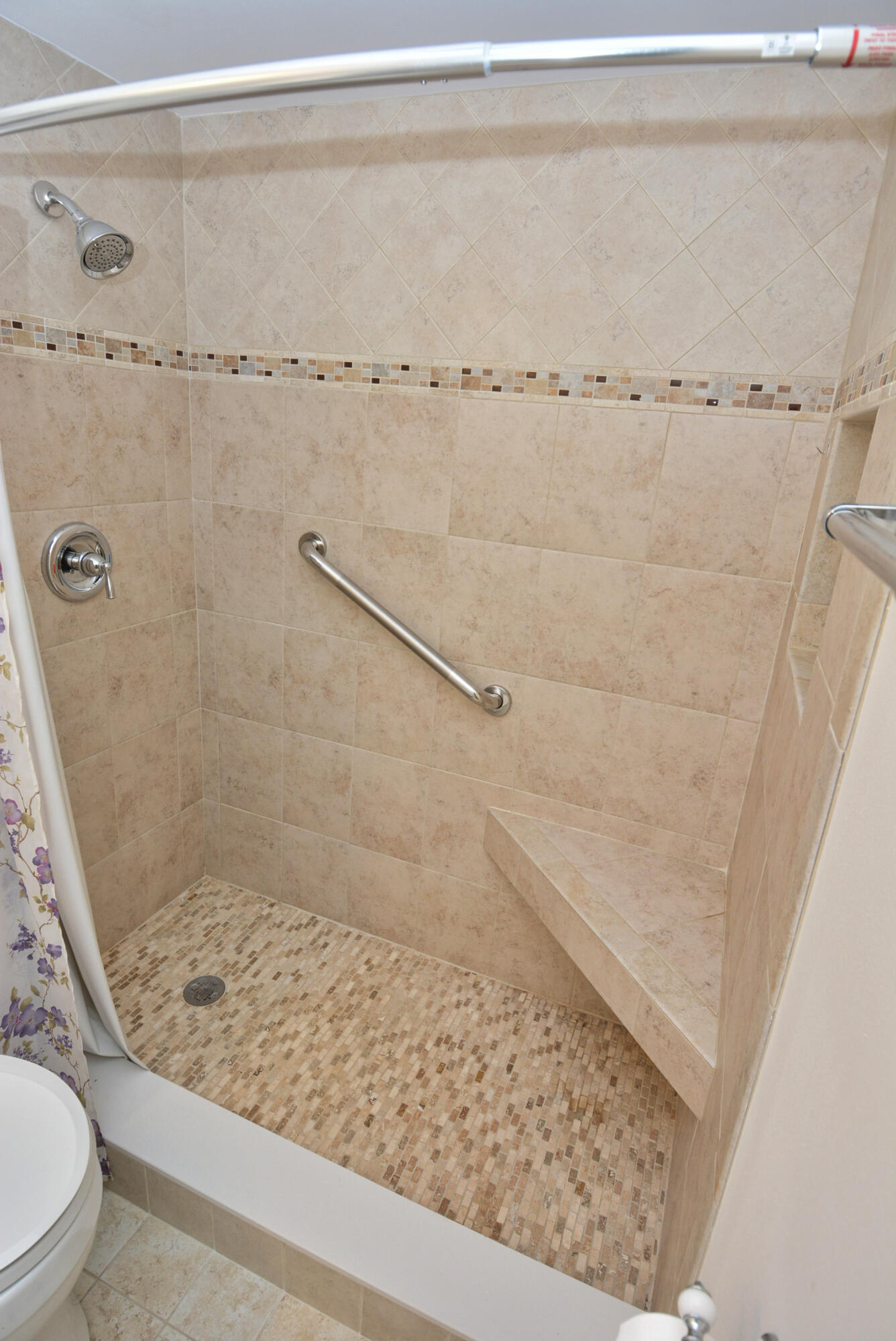 VISTA DEL LAGO CONDO - Residential