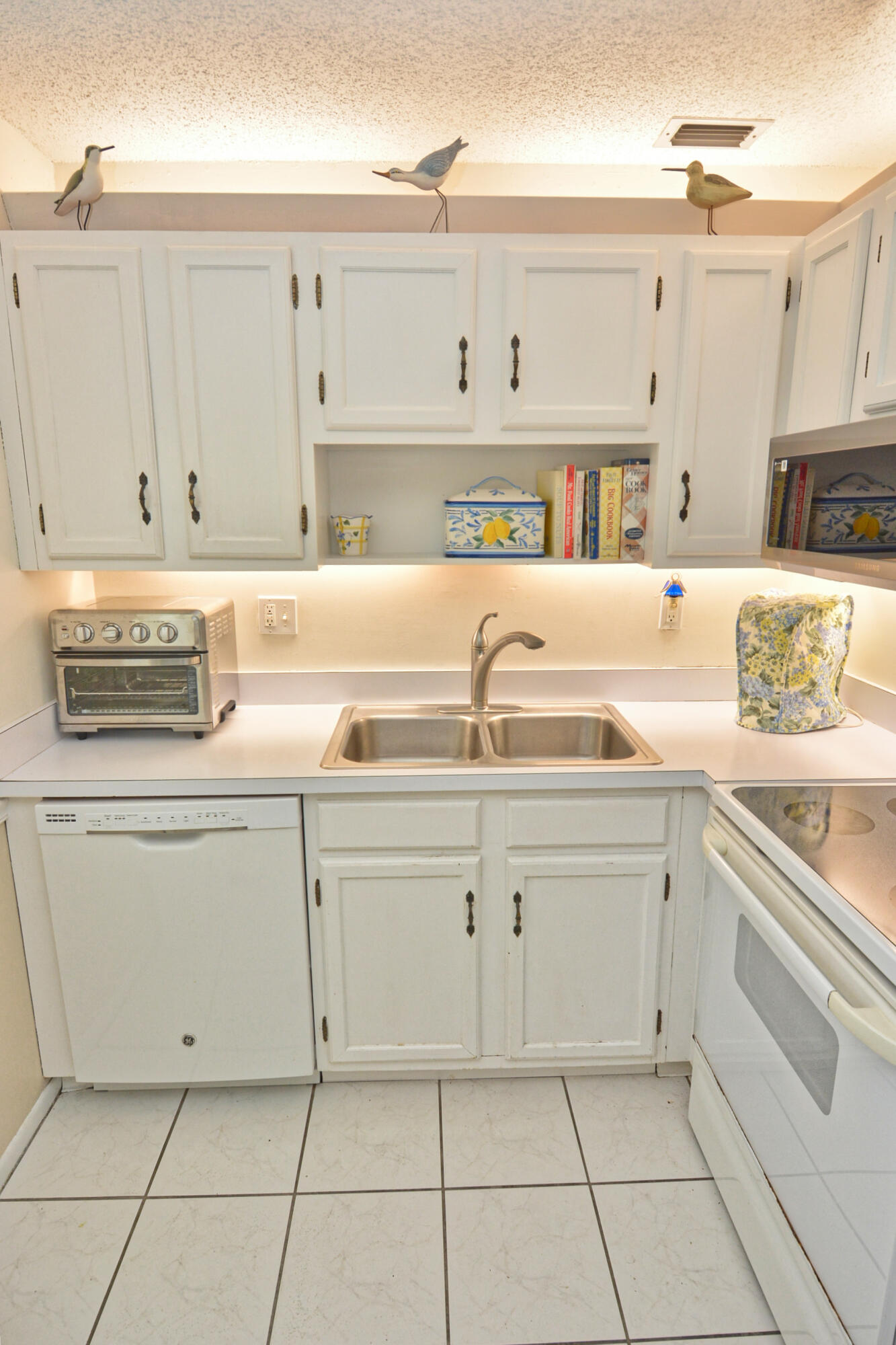 VISTA DEL LAGO CONDO - Residential