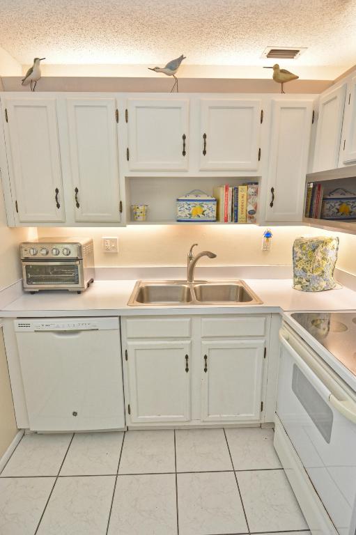 VISTA DEL LAGO CONDO - Residential