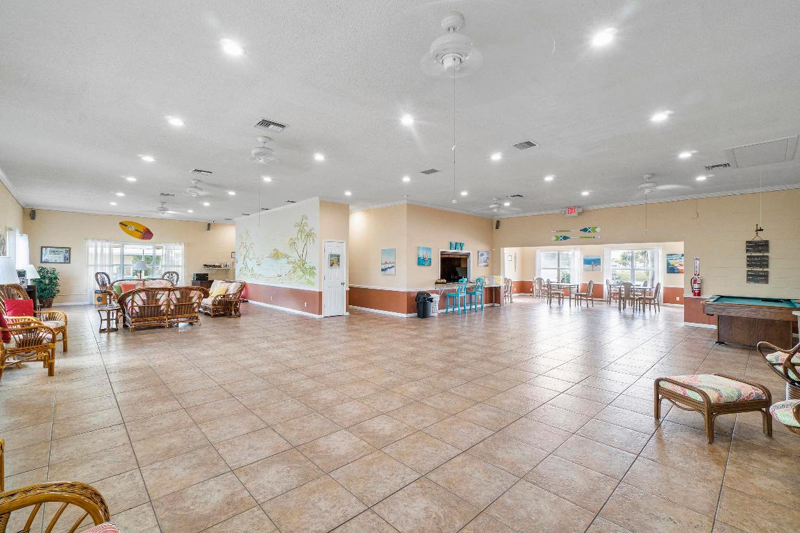 HIGH POINT OF DELRAY BEACH CONDO SEC I - Residential