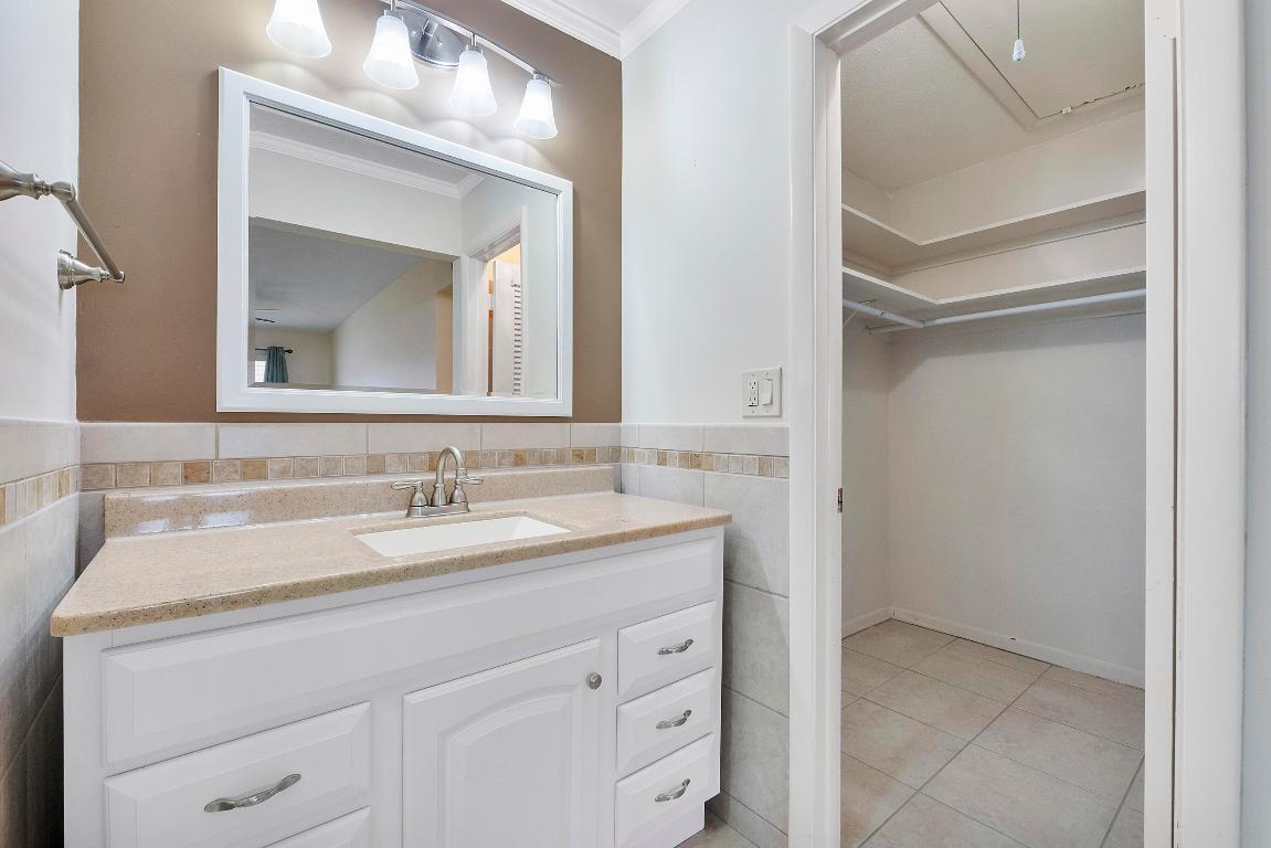 HIGH POINT OF DELRAY BEACH CONDO SEC I - Residential