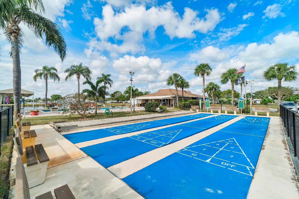 HIGH POINT OF DELRAY BEACH CONDO SEC I - Residential