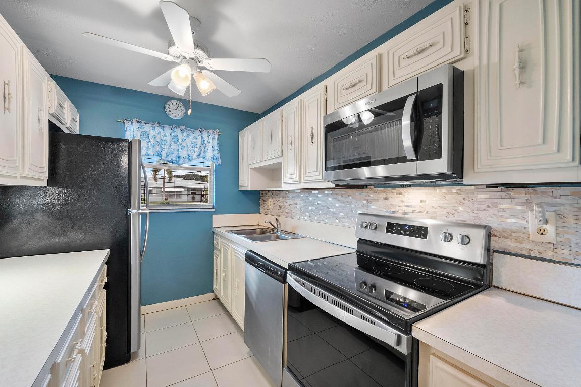 HIGH POINT OF DELRAY BEACH CONDO SEC I - Residential