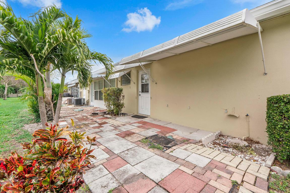 HIGH POINT OF DELRAY BEACH CONDO SEC I - Residential