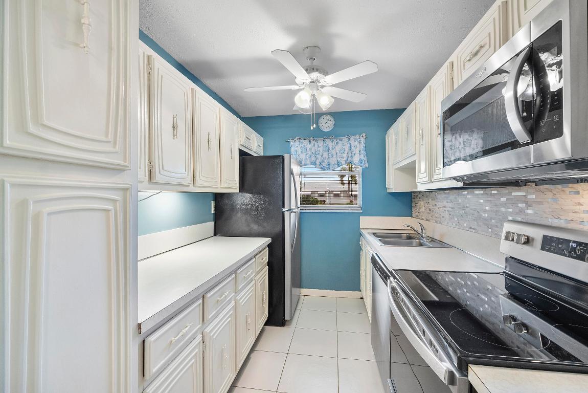 HIGH POINT OF DELRAY BEACH CONDO SEC I - Residential
