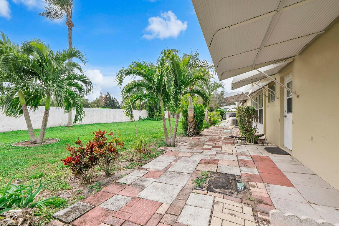 HIGH POINT OF DELRAY BEACH CONDO SEC I - Residential