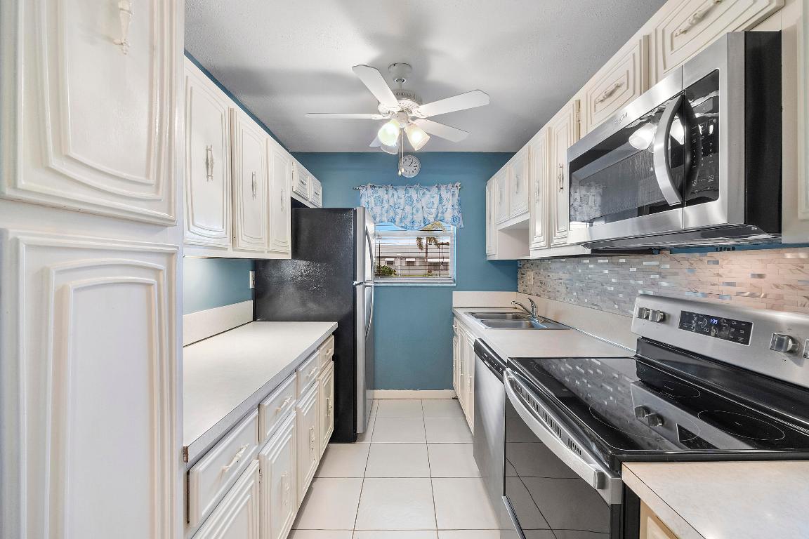 HIGH POINT OF DELRAY BEACH CONDO SEC I - Residential