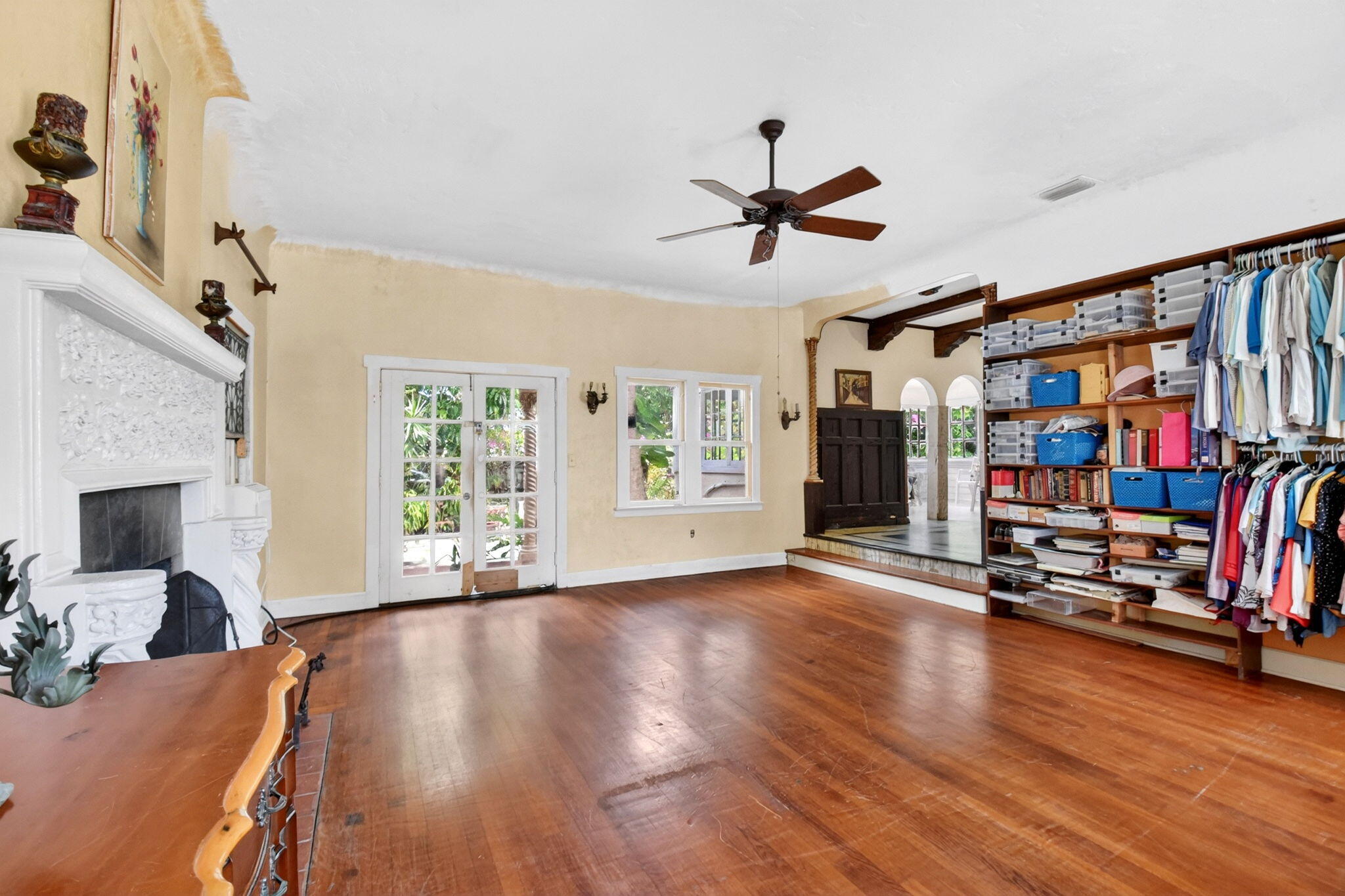 COLONIAL ESTATES - Residential